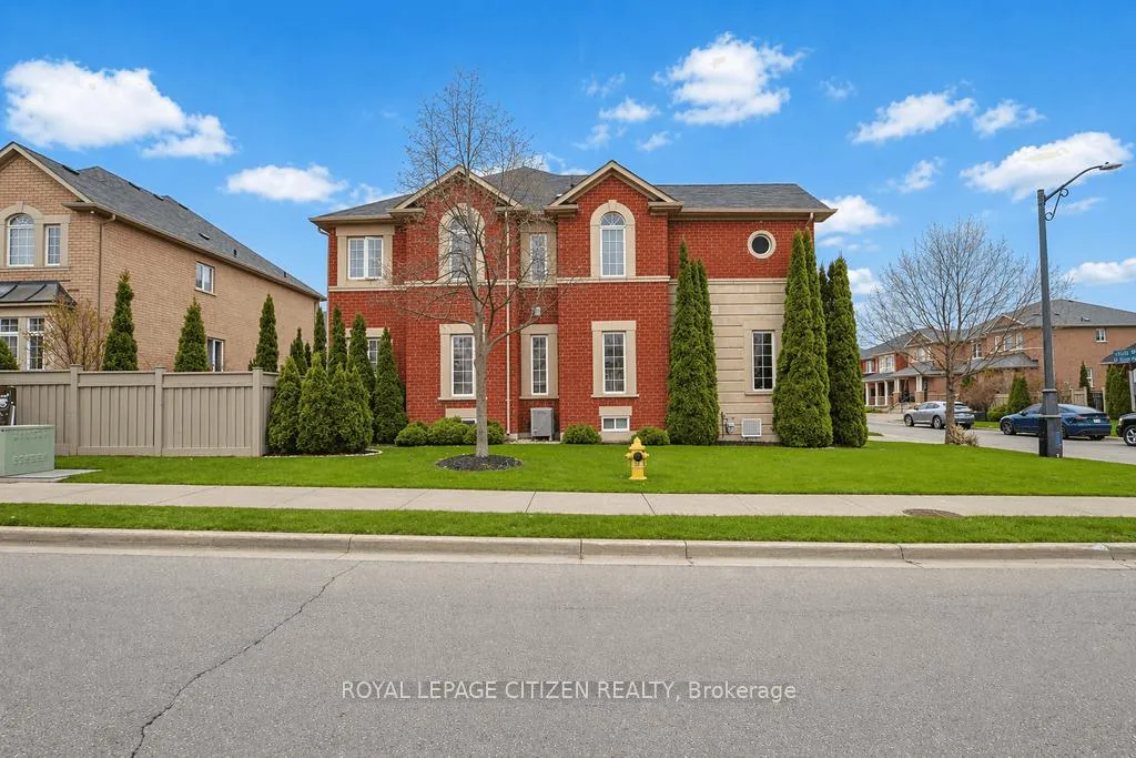 Photo 2 of 33 Tiglio Road, Vaughan, Vellore Village — HOMEH