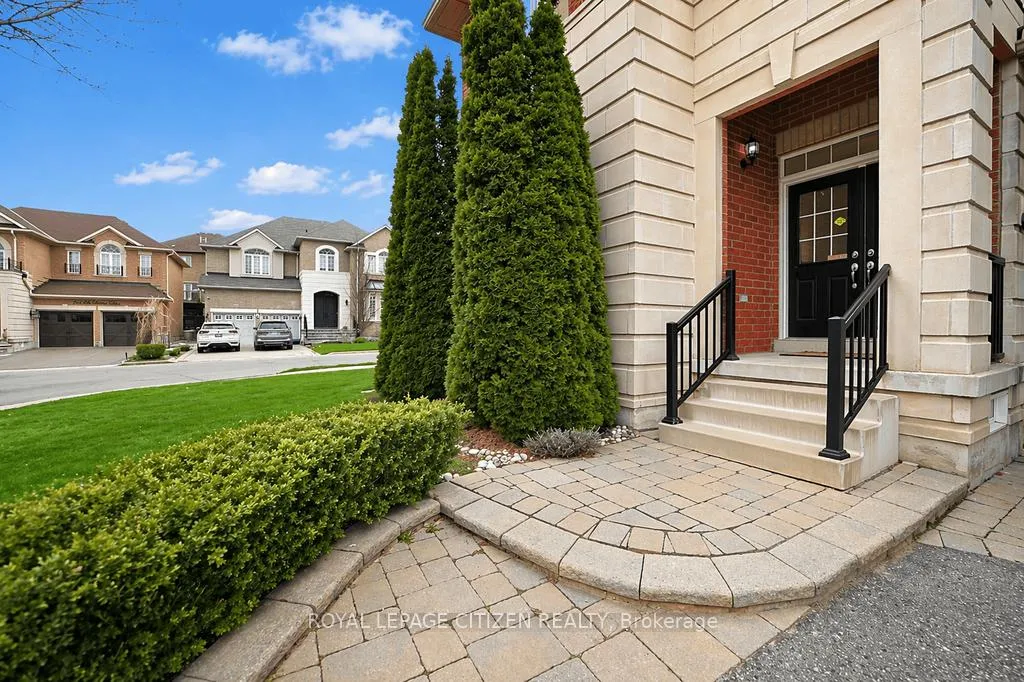 Photo 4 of 33 Tiglio Road, Vaughan, Vellore Village — HOMEH