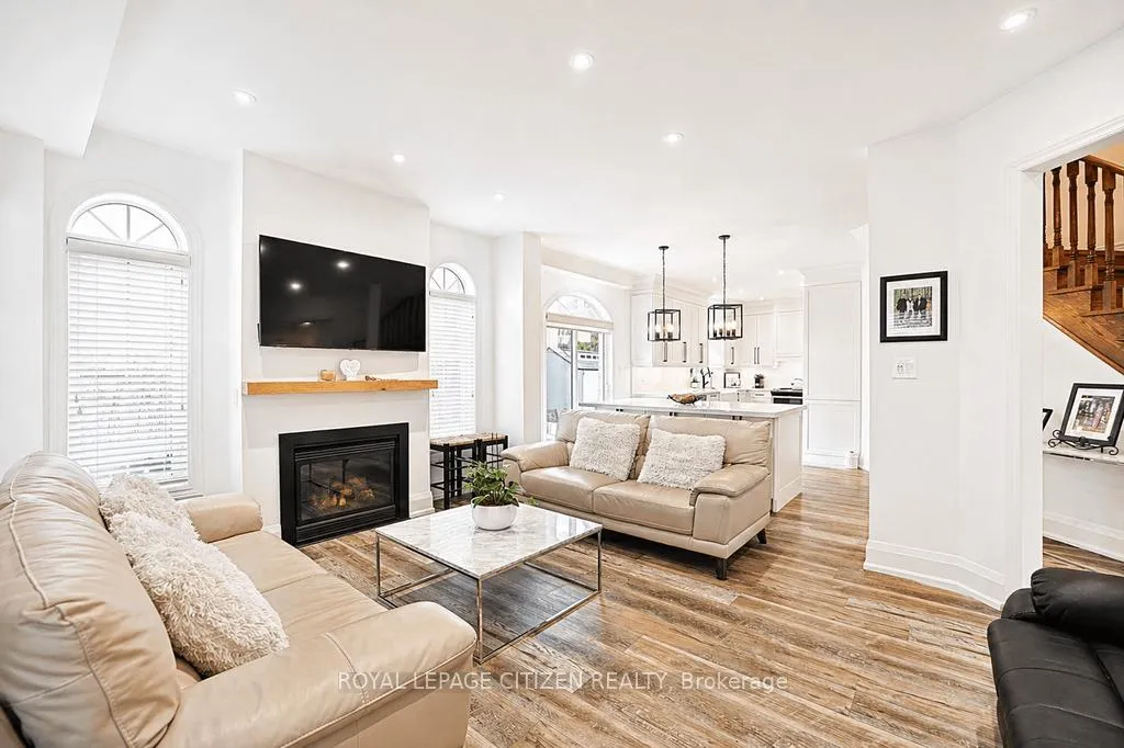 Photo 13 of 33 Tiglio Road, Vaughan, Vellore Village — HOMEH