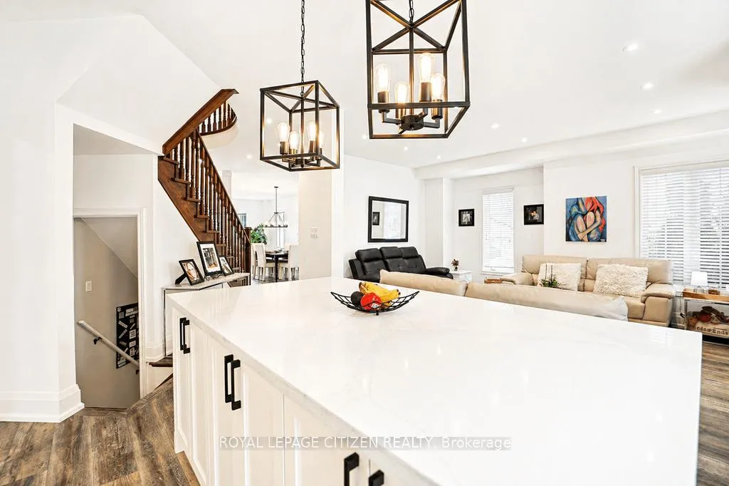 Photo 17 of 33 Tiglio Road, Vaughan, Vellore Village — HOMEH