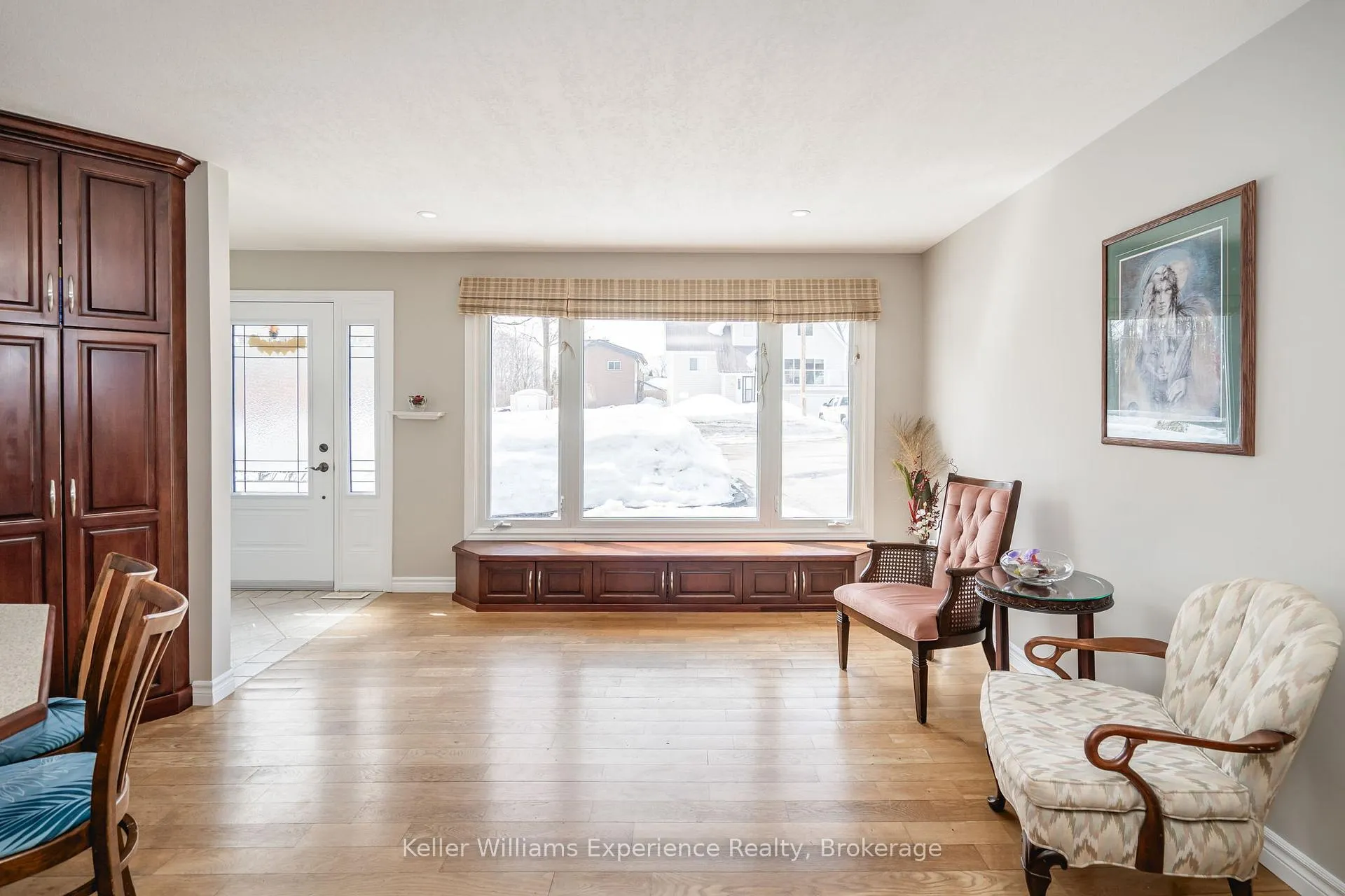 Photo 14 of 201 Bayfield Avenue, Midland — HOMEH
