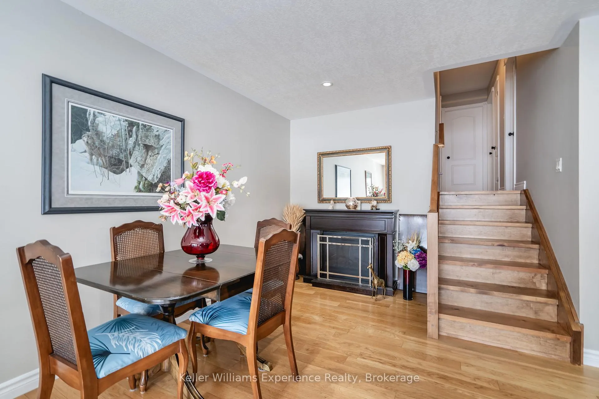 Photo 16 of 201 Bayfield Avenue, Midland — HOMEH