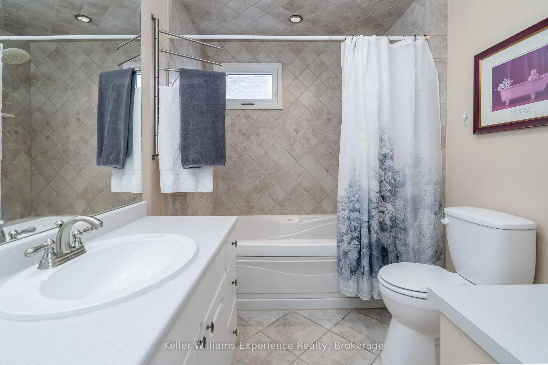 Photo 23 of 201 Bayfield Avenue, Midland — HOMEH