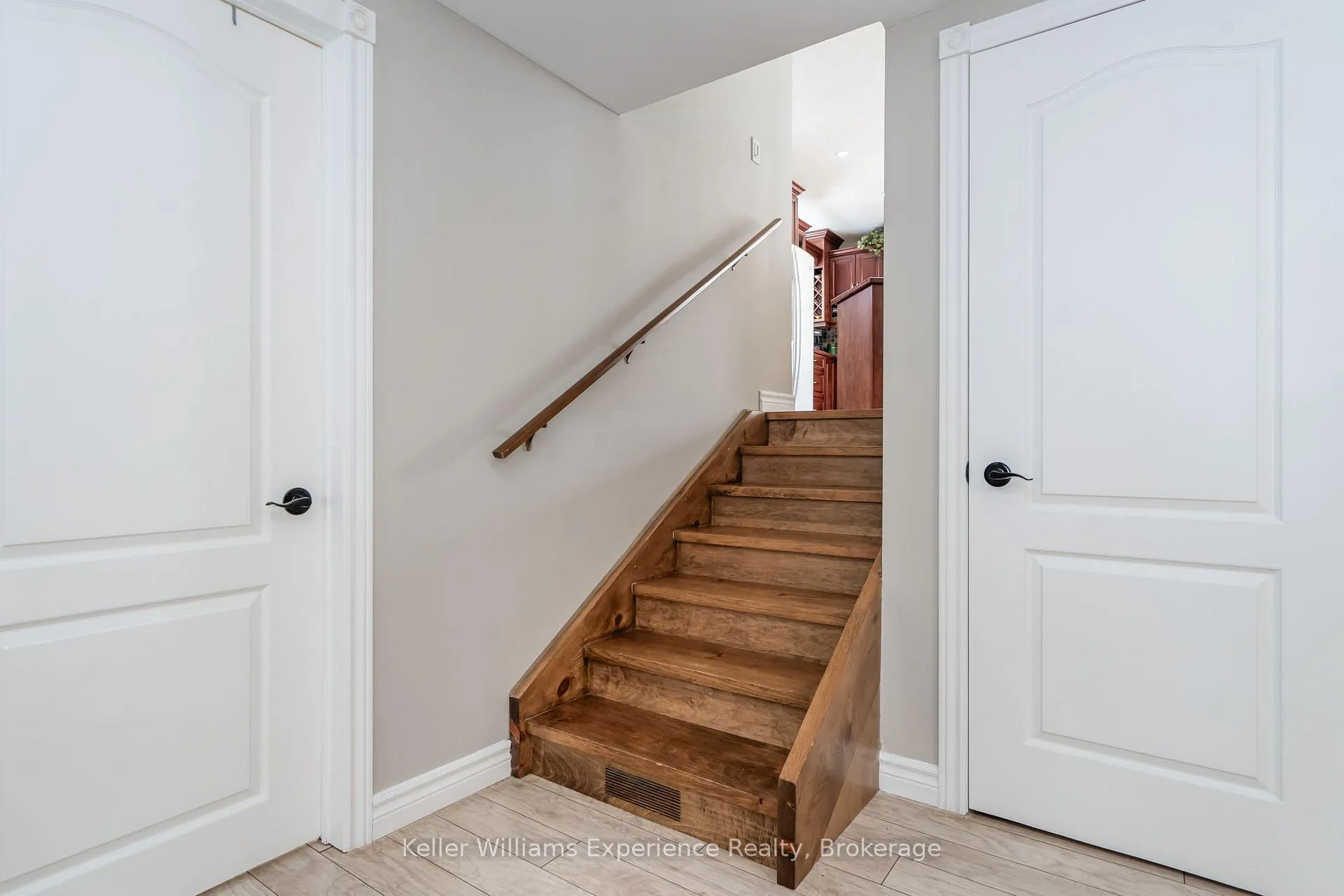 Photo 25 of 201 Bayfield Avenue, Midland — HOMEH