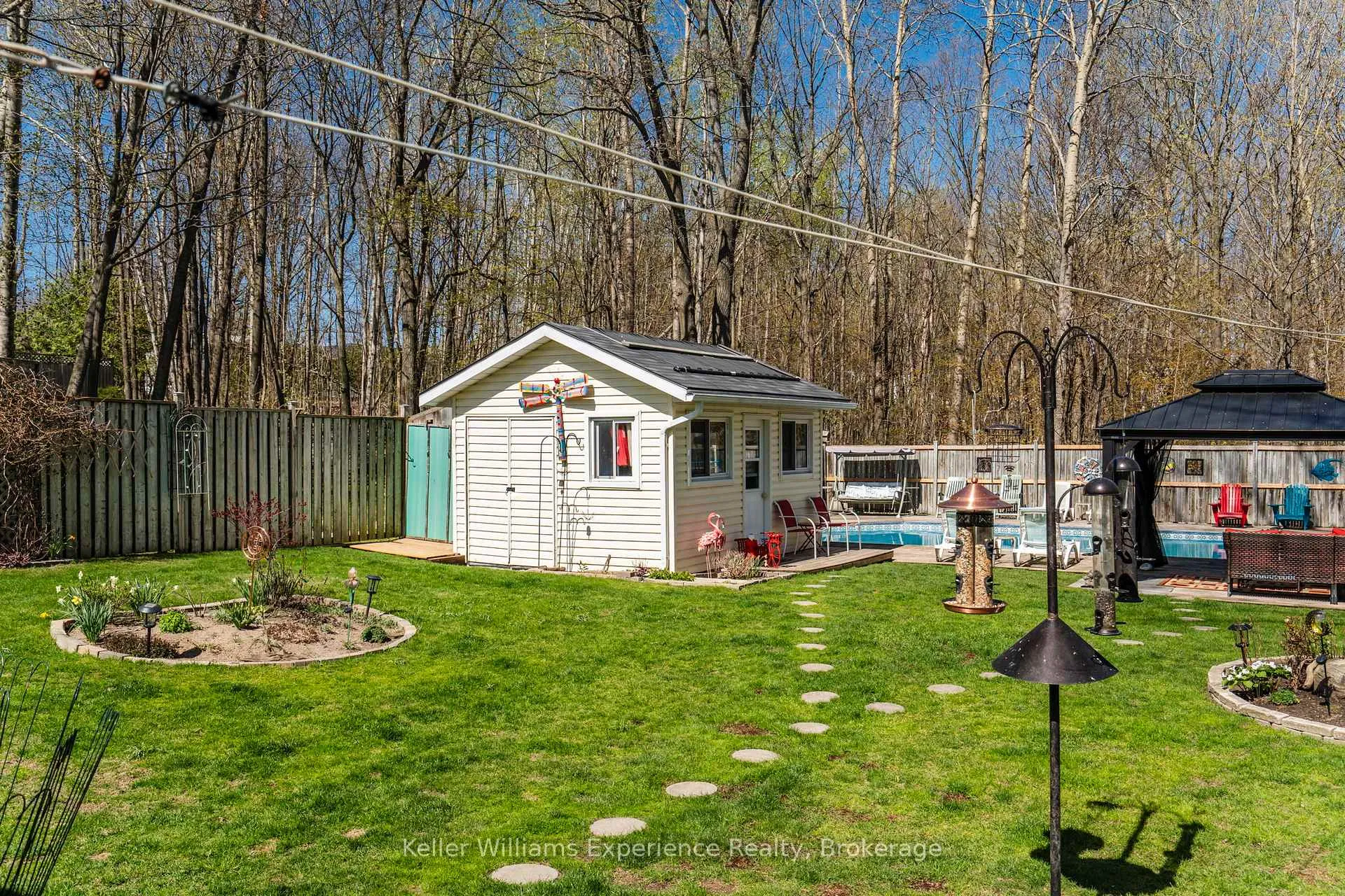 Photo 43 of 201 Bayfield Avenue, Midland — HOMEH