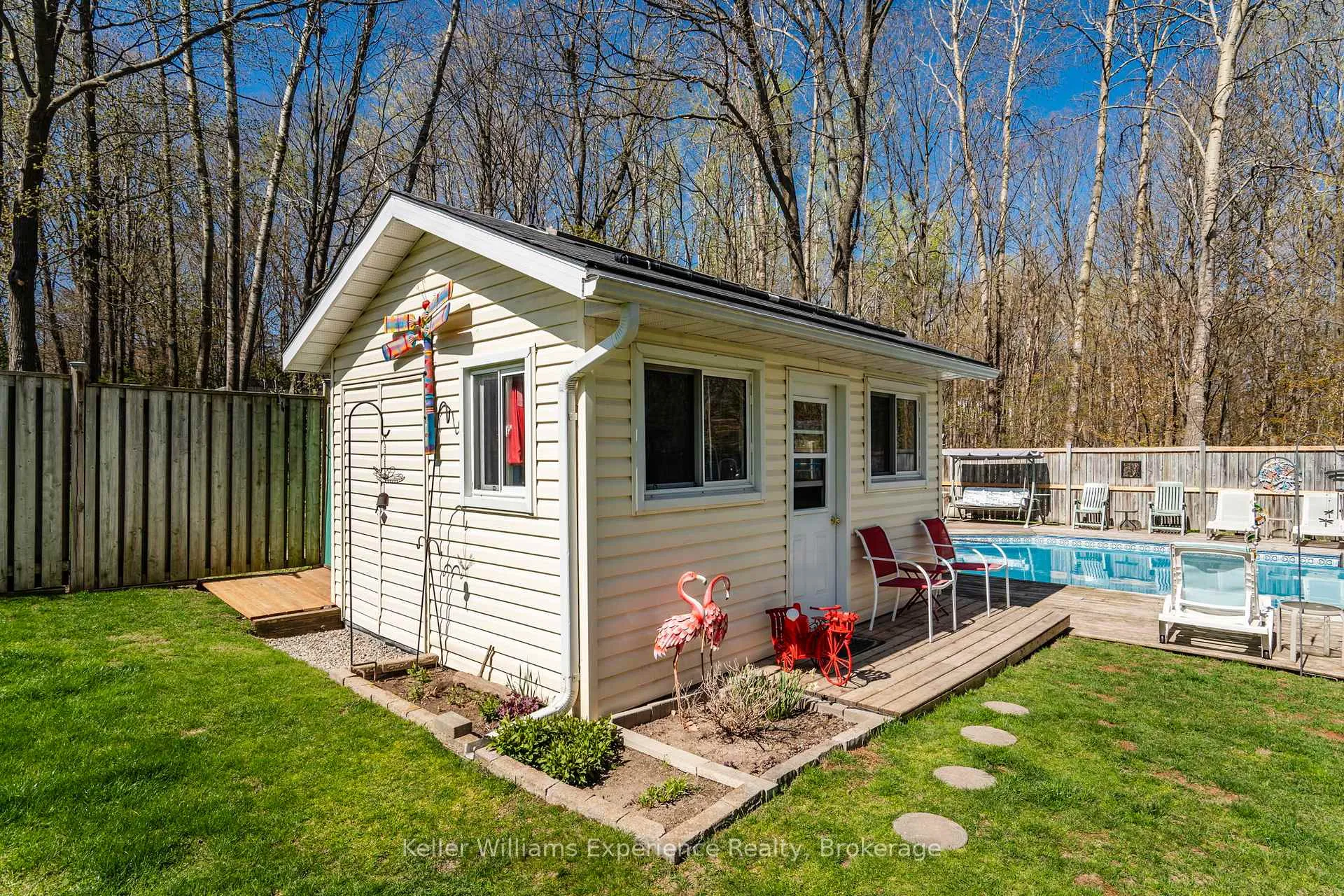 Photo 45 of 201 Bayfield Avenue, Midland — HOMEH