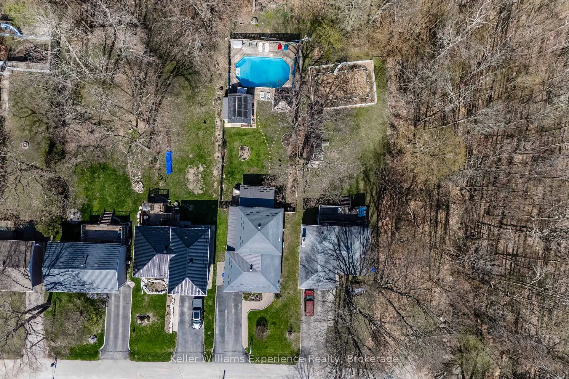 Photo 65 of 201 Bayfield Avenue, Midland — HOMEH