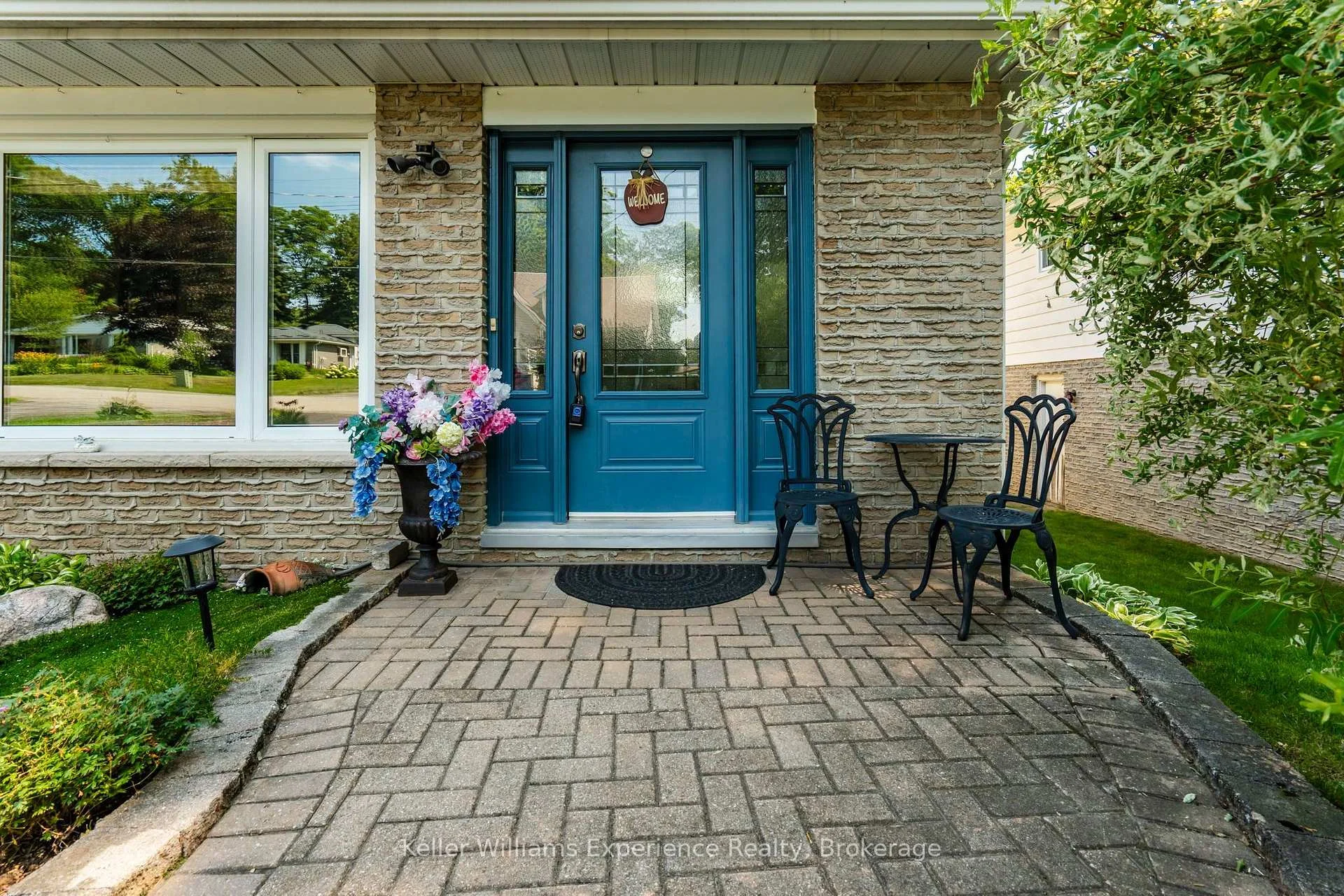 Photo 6 of 201 Bayfield Avenue, Midland — HOMEH