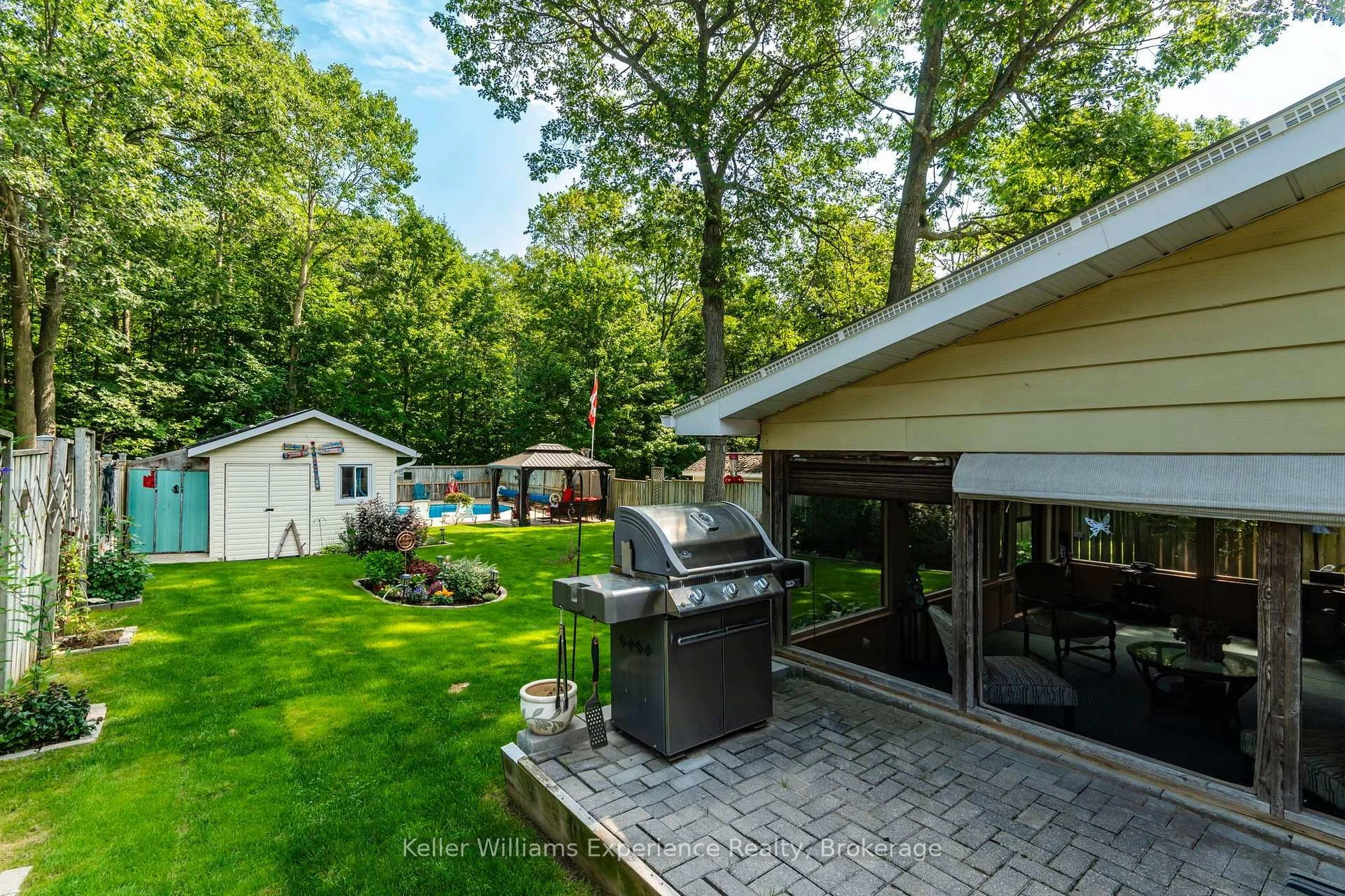Photo 44 of 201 Bayfield Avenue, Midland — HOMEH
