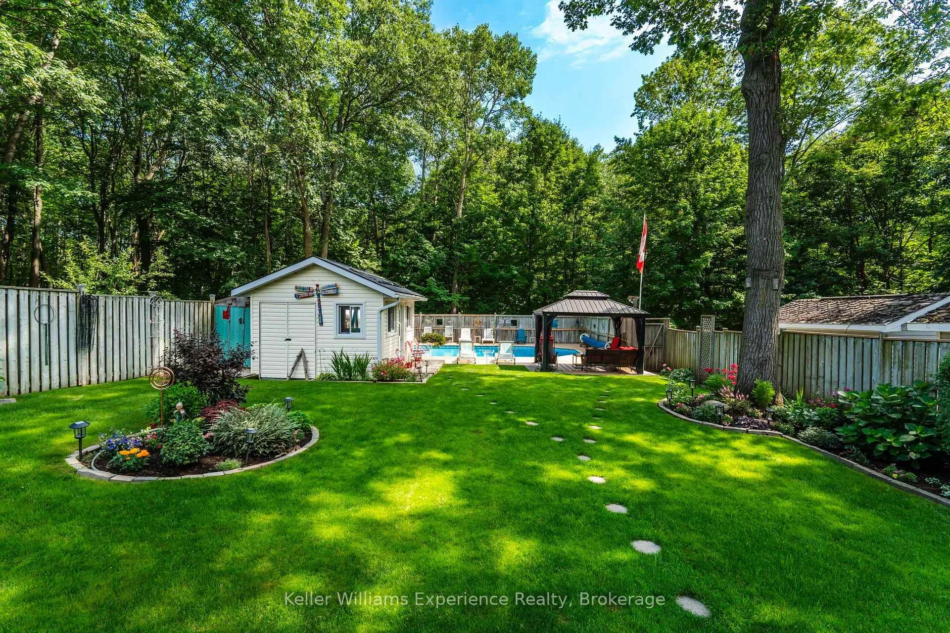 Photo 46 of 201 Bayfield Avenue, Midland — HOMEH