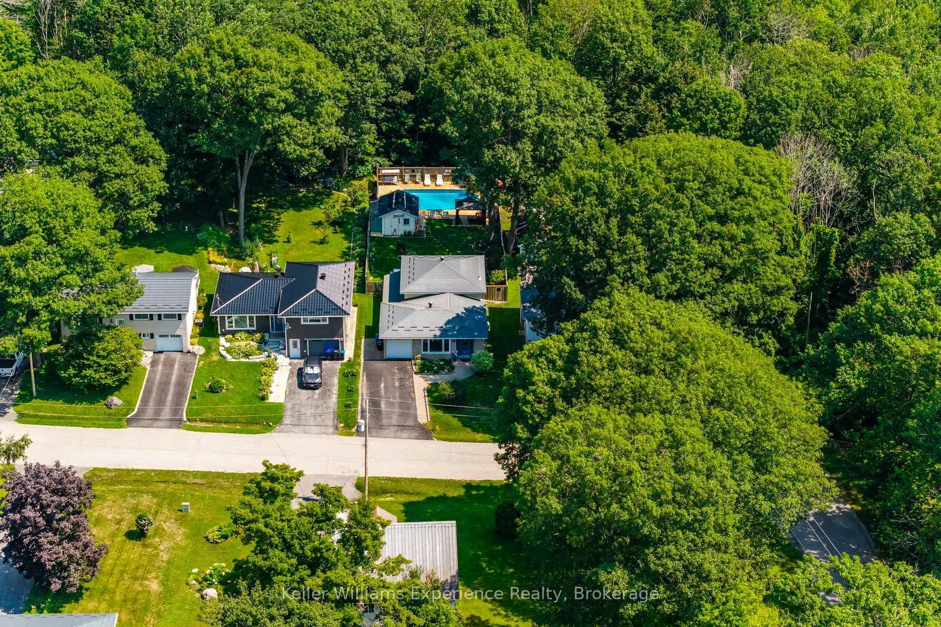 Photo 66 of 201 Bayfield Avenue, Midland — HOMEH