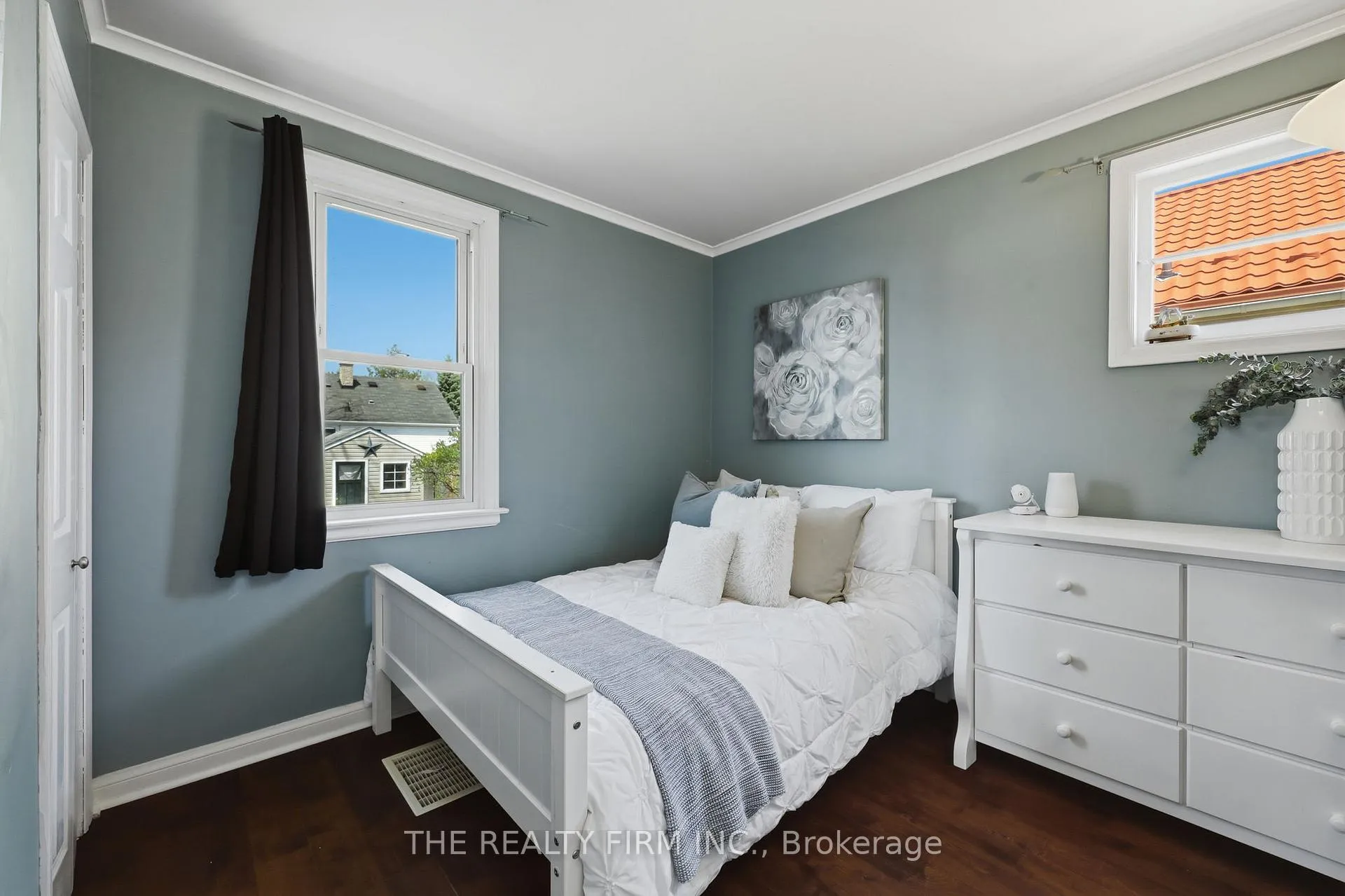 Photo 20 of 216 Thompson Road, London, South I — HOMEH