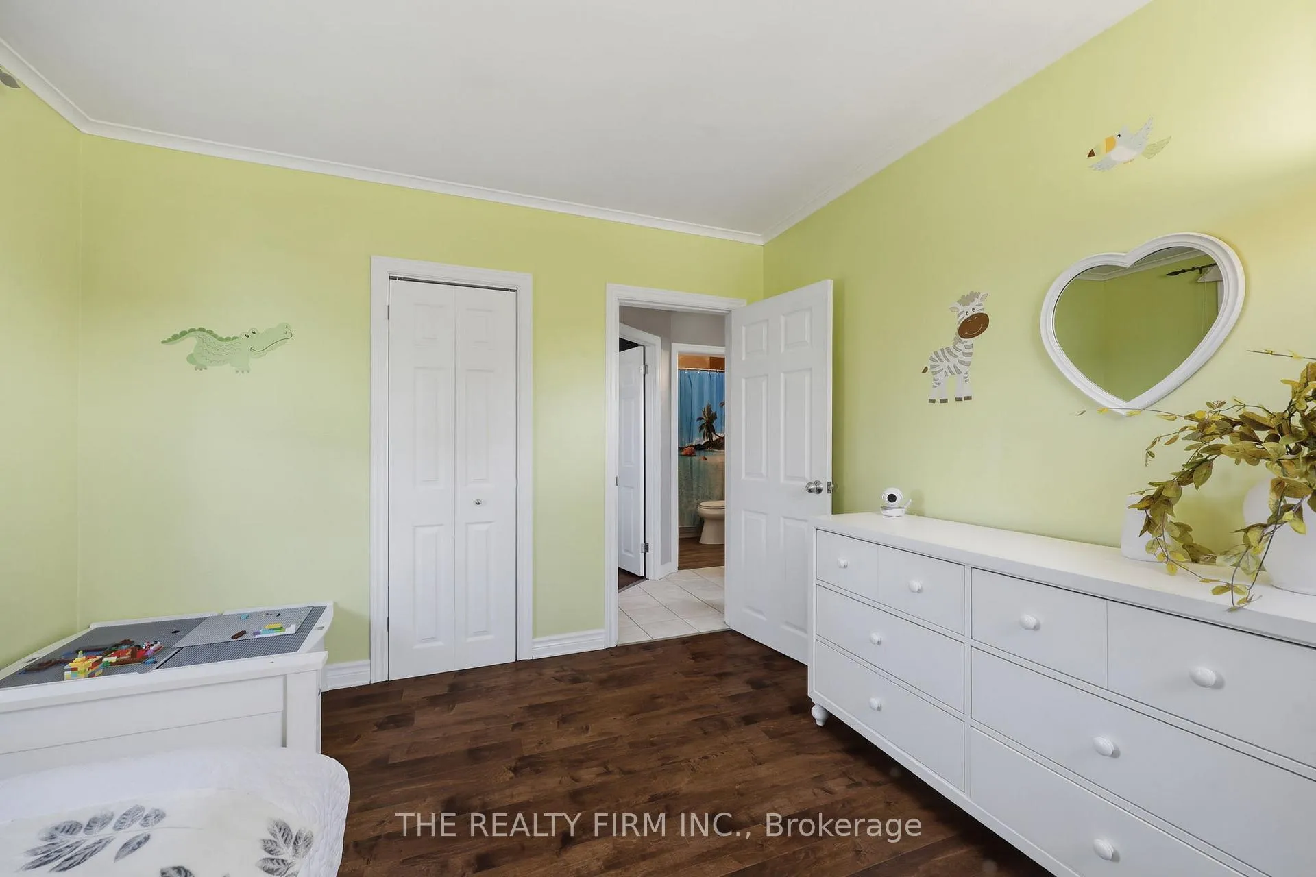 Photo 23 of 216 Thompson Road, London, South I — HOMEH