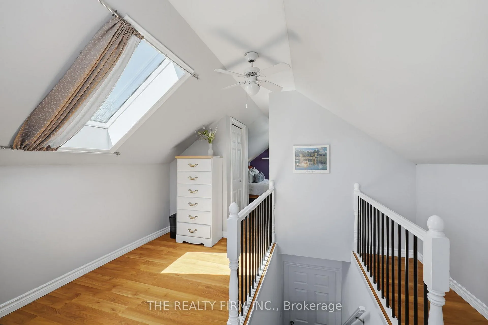 Photo 26 of 216 Thompson Road, London, South I — HOMEH