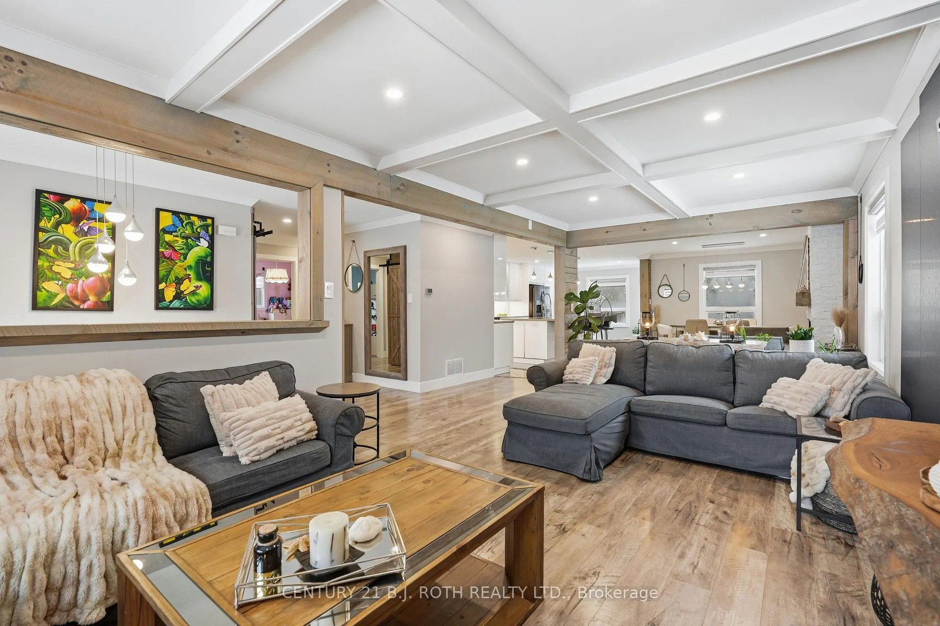 Photo 7 of 64 Royal Beech Drive, Wasaga Beach — HOMEH