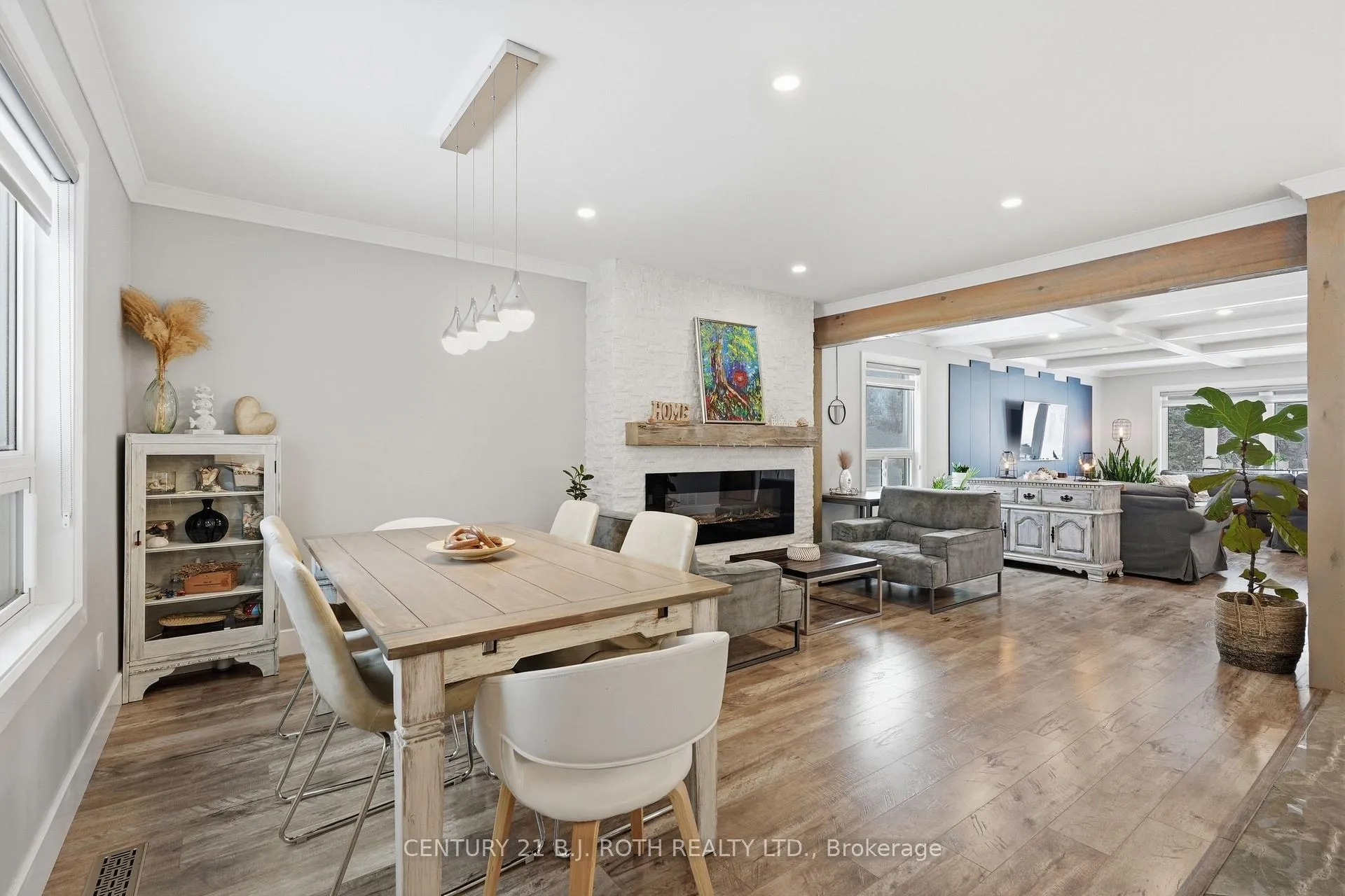Photo 9 of 64 Royal Beech Drive, Wasaga Beach — HOMEH
