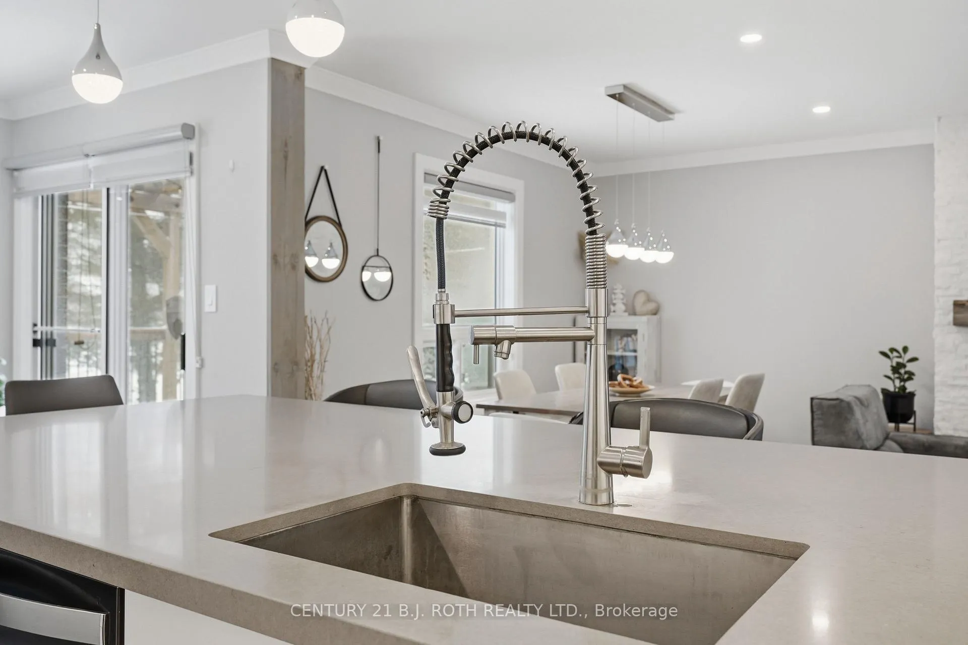 Photo 15 of 64 Royal Beech Drive, Wasaga Beach — HOMEH