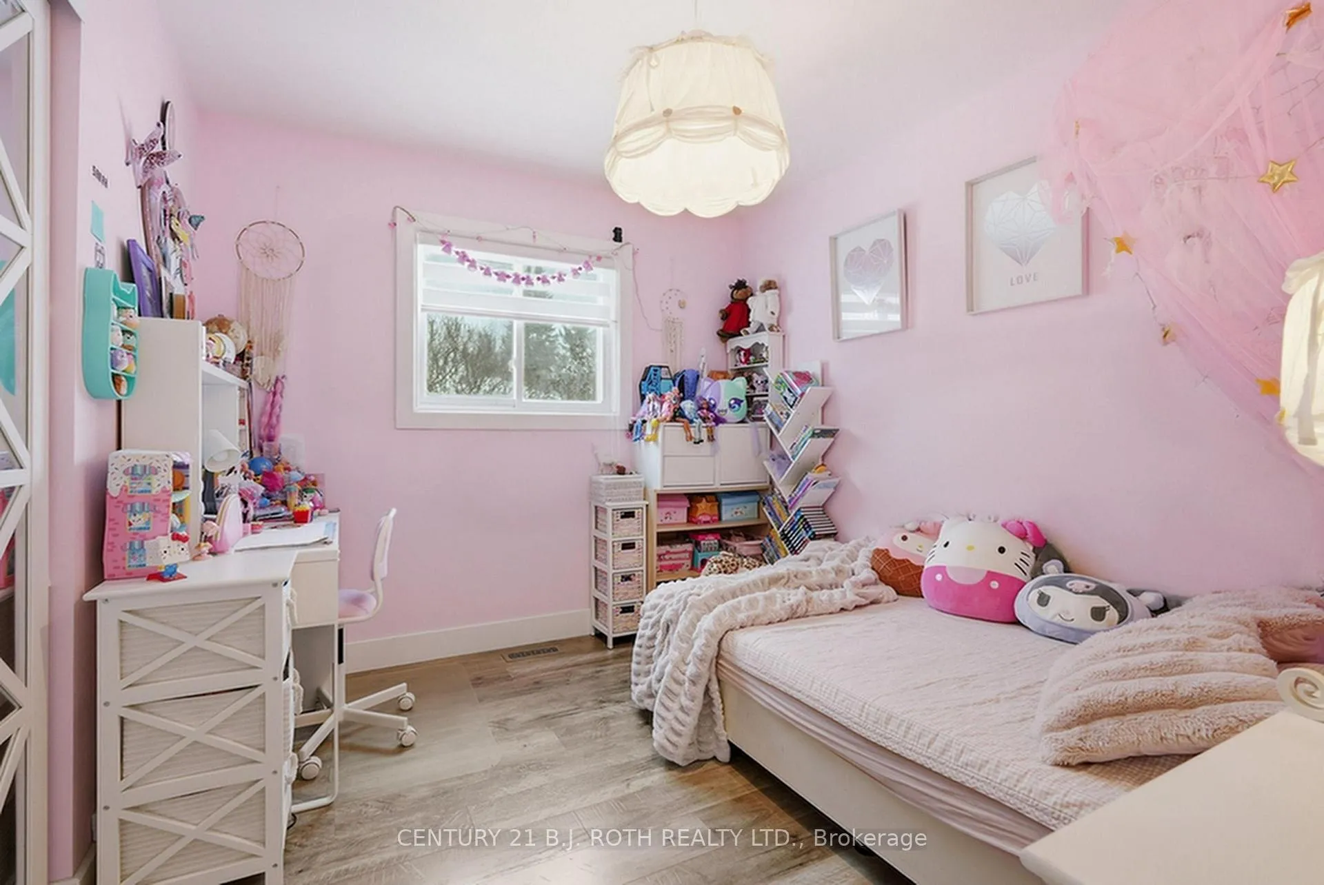 Photo 21 of 64 Royal Beech Drive, Wasaga Beach — HOMEH