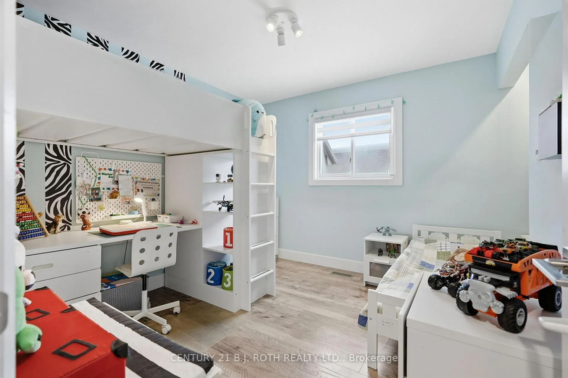 Photo 23 of 64 Royal Beech Drive, Wasaga Beach — HOMEH