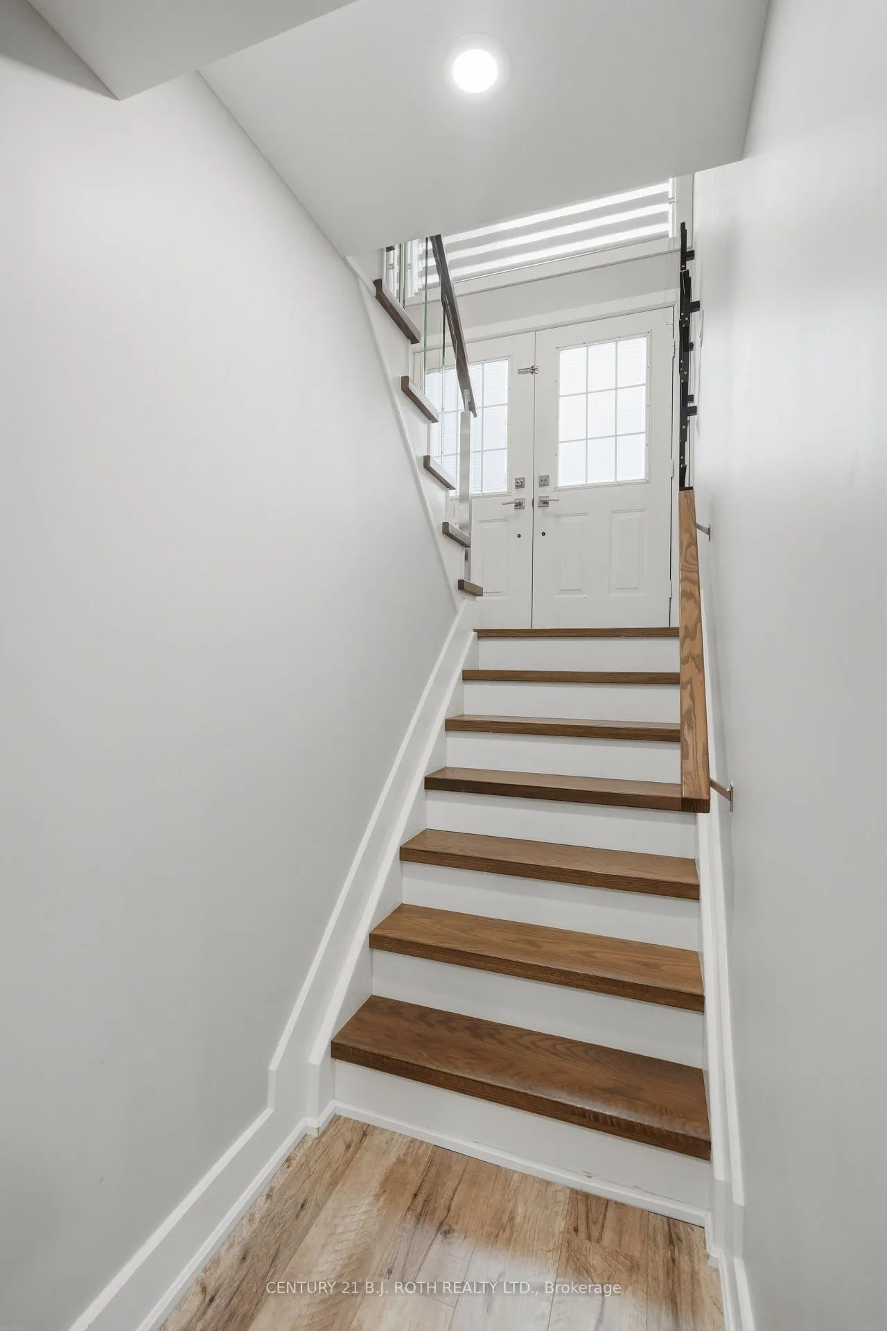 Photo 25 of 64 Royal Beech Drive, Wasaga Beach — HOMEH