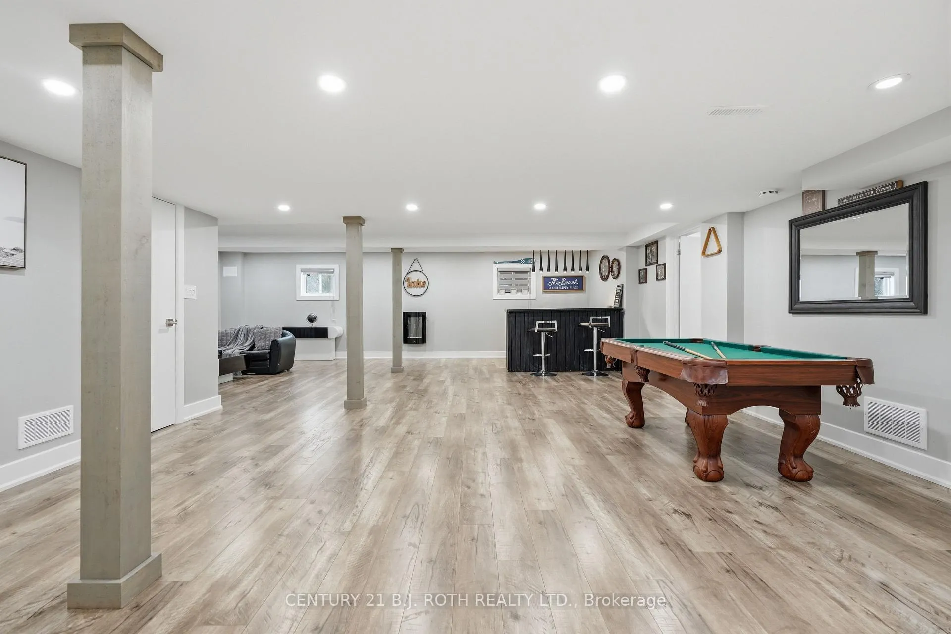 Photo 27 of 64 Royal Beech Drive, Wasaga Beach — HOMEH