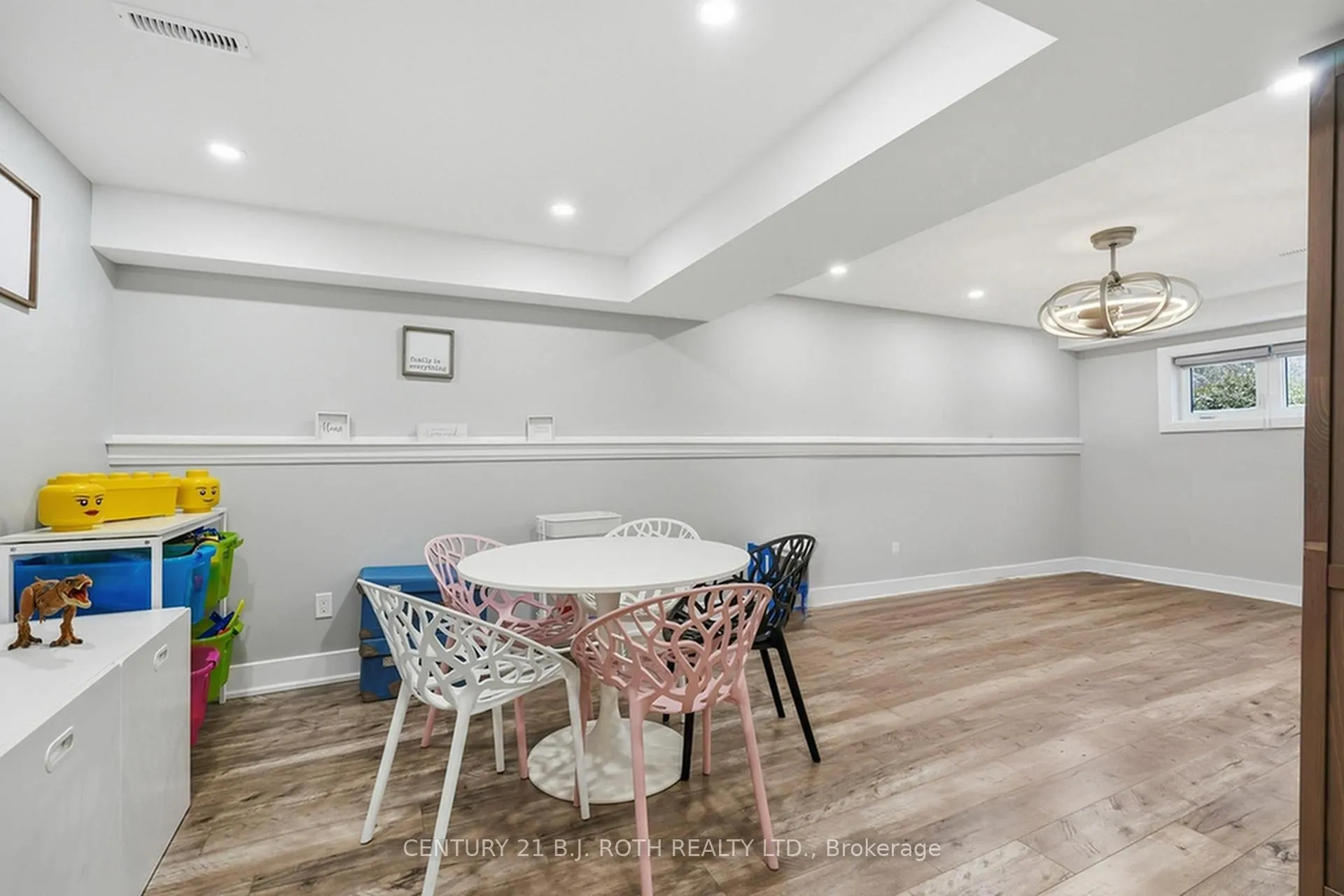 Photo 31 of 64 Royal Beech Drive, Wasaga Beach — HOMEH