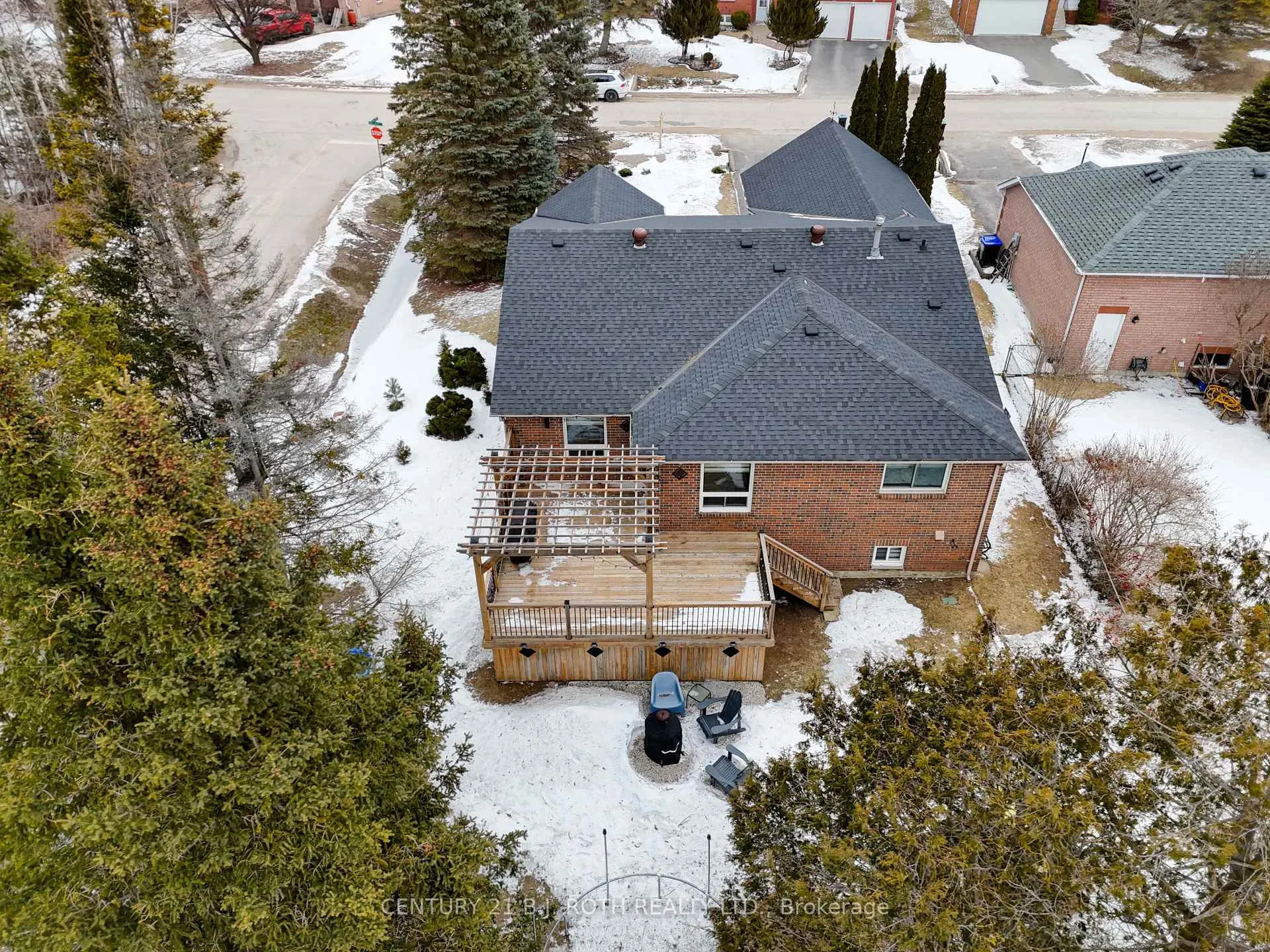 Photo 35 of 64 Royal Beech Drive, Wasaga Beach — HOMEH