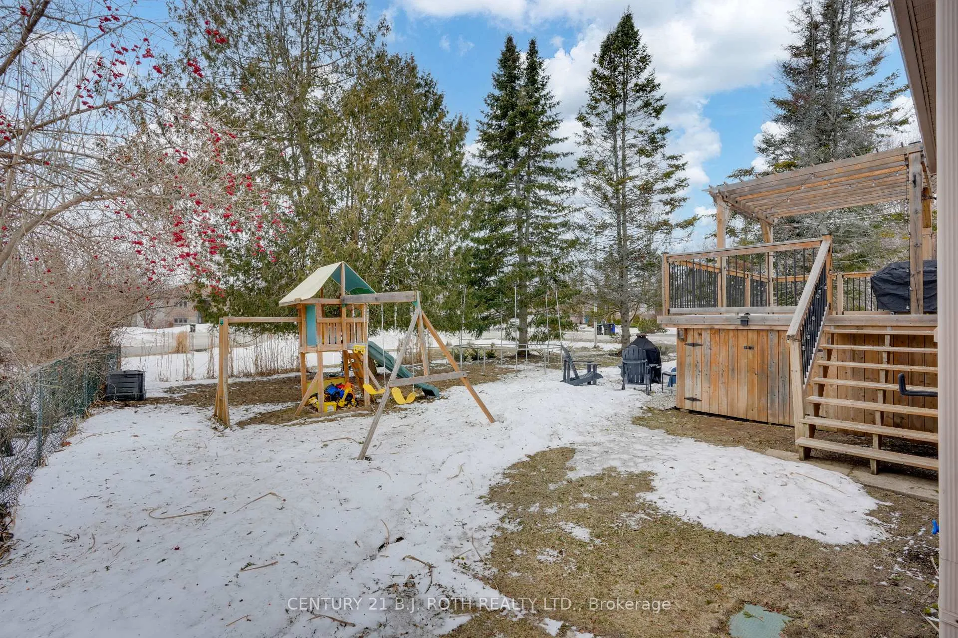 Photo 39 of 64 Royal Beech Drive, Wasaga Beach — HOMEH