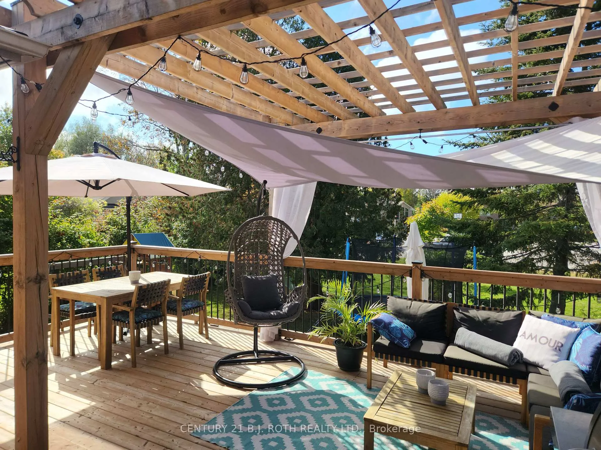 Photo 46 of 64 Royal Beech Drive, Wasaga Beach — HOMEH