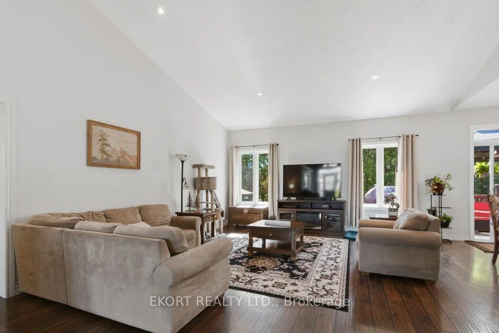 Photo 5 of 12 Hunter Place, Belleville, Belleville Ward — HOMEH