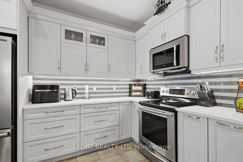 Photo 10 of 12 Hunter Place, Belleville, Belleville Ward — HOMEH