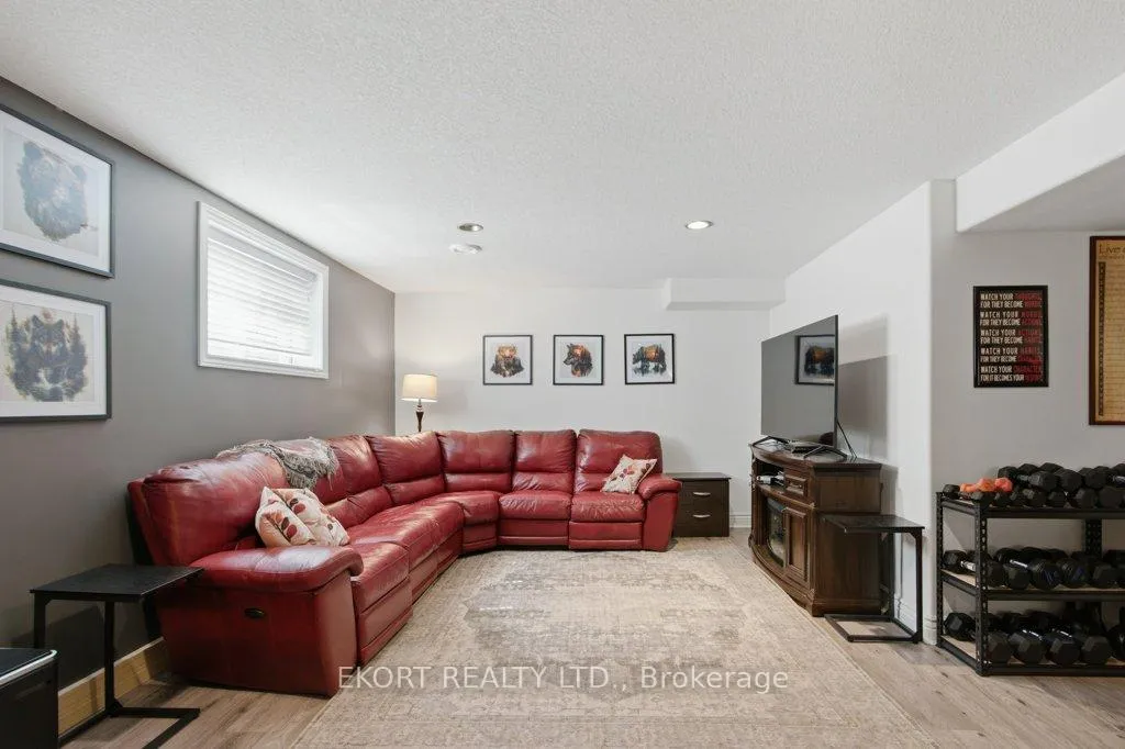 Photo 24 of 12 Hunter Place, Belleville, Belleville Ward — HOMEH