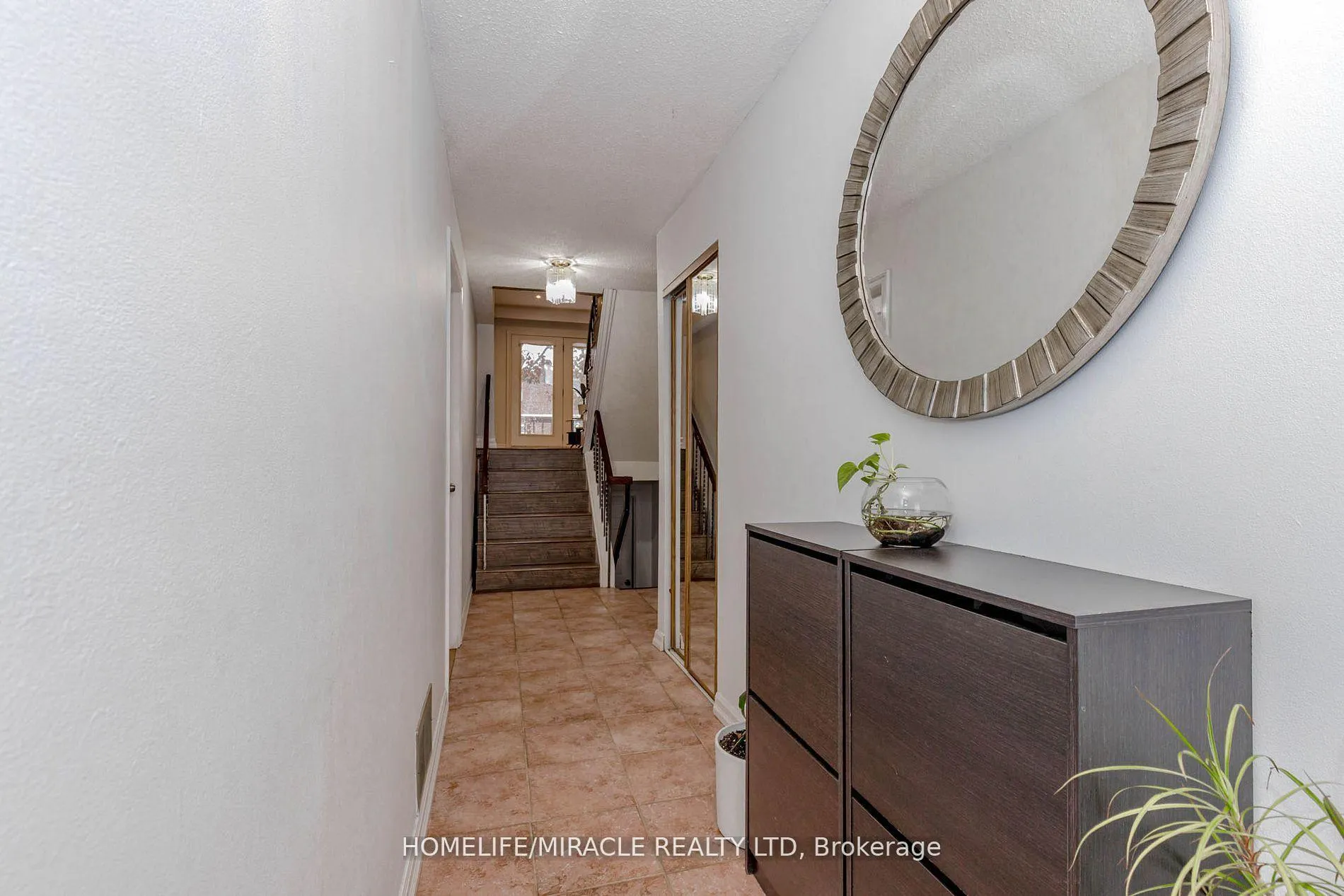 Photo 10 of 32 Langston Drive, Brampton, Madoc — HOMEH