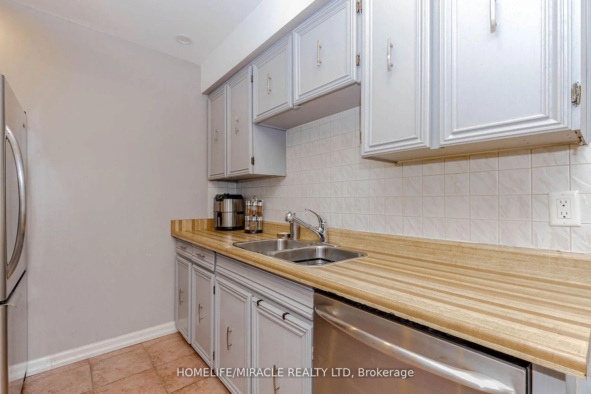 Photo 13 of 32 Langston Drive, Brampton, Madoc — HOMEH