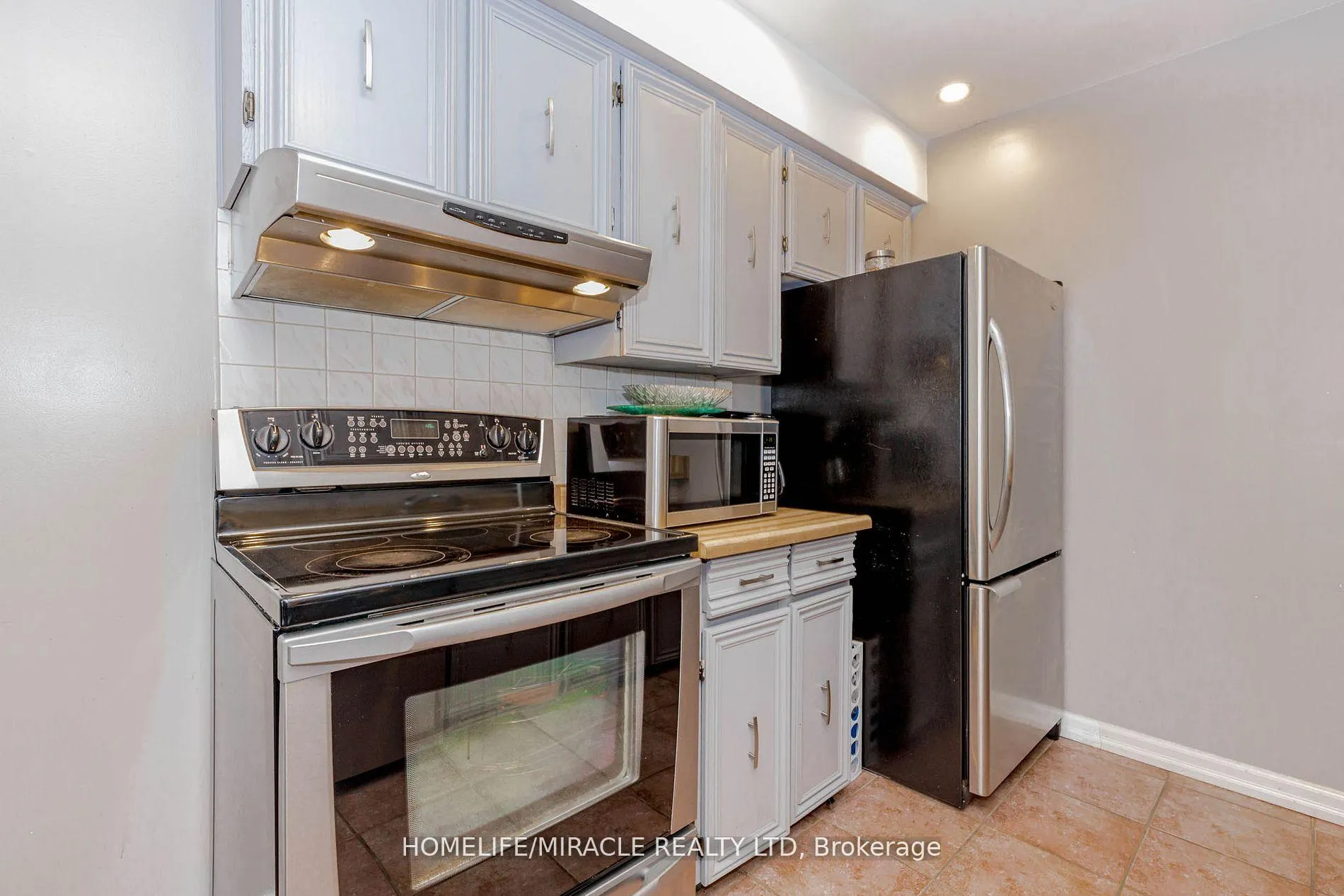 Photo 14 of 32 Langston Drive, Brampton, Madoc — HOMEH
