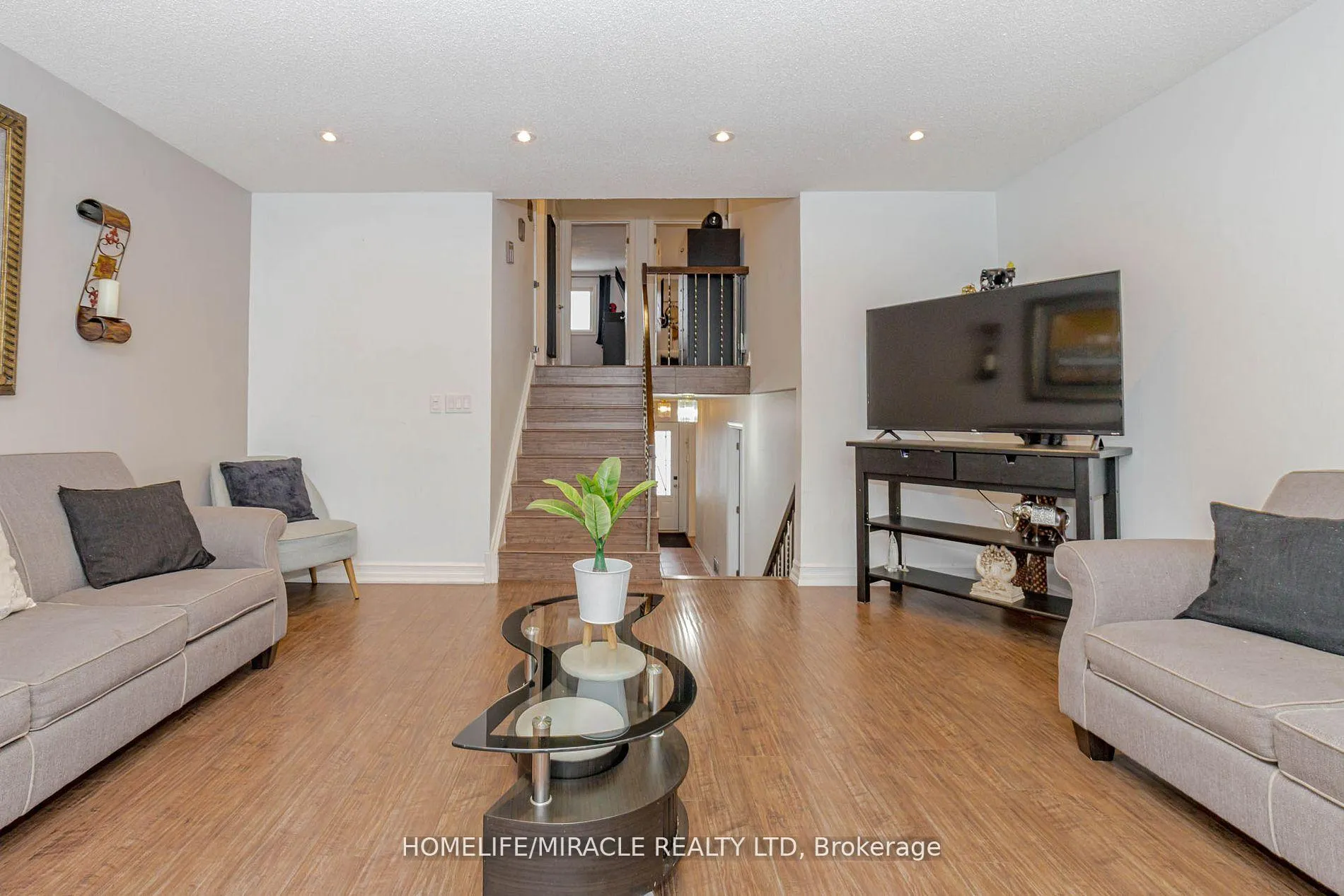 Photo 22 of 32 Langston Drive, Brampton, Madoc — HOMEH