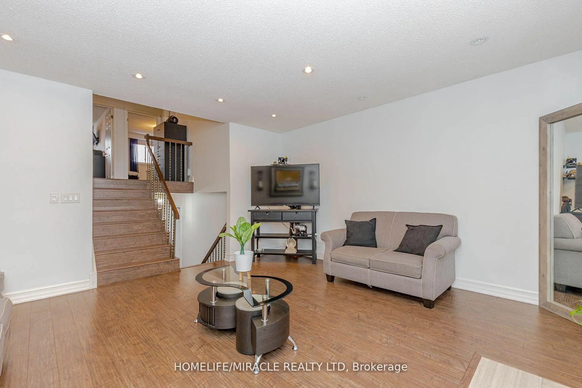 Photo 23 of 32 Langston Drive, Brampton, Madoc — HOMEH