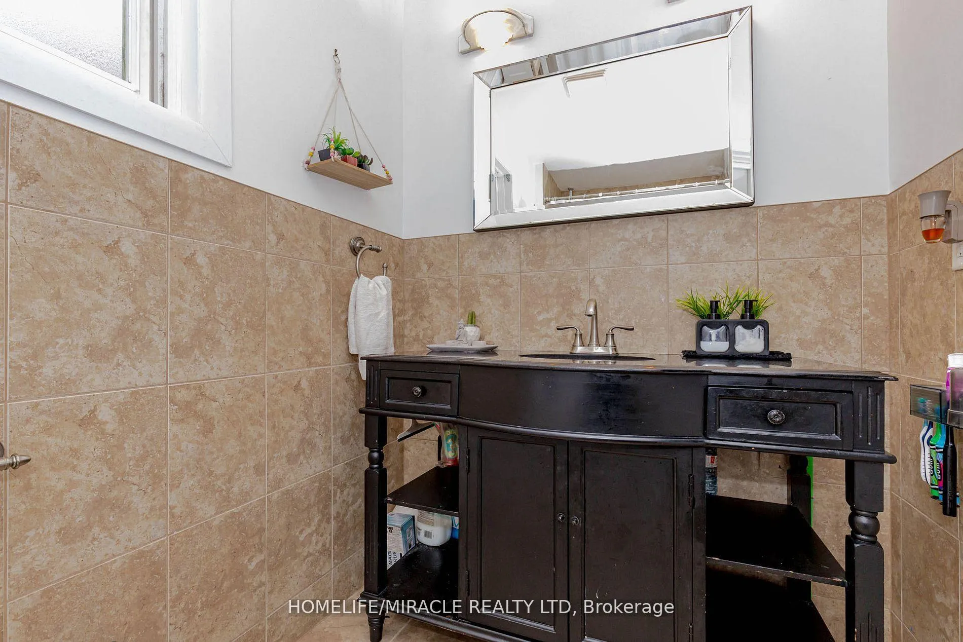 Photo 34 of 32 Langston Drive, Brampton, Madoc — HOMEH
