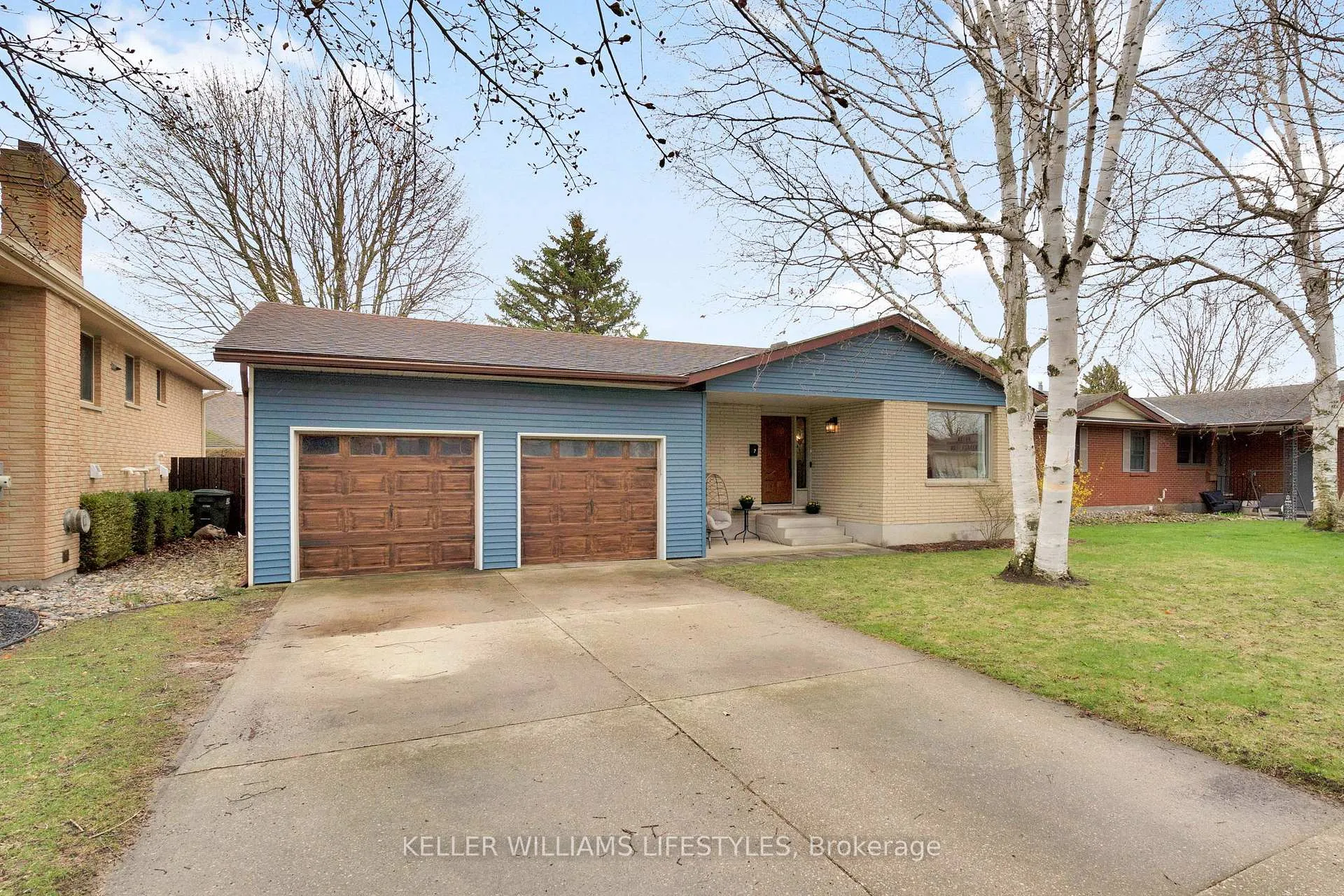 Photo 2 of 7 Locke Heights, Strathroy-Caradoc, NE — HOMEH