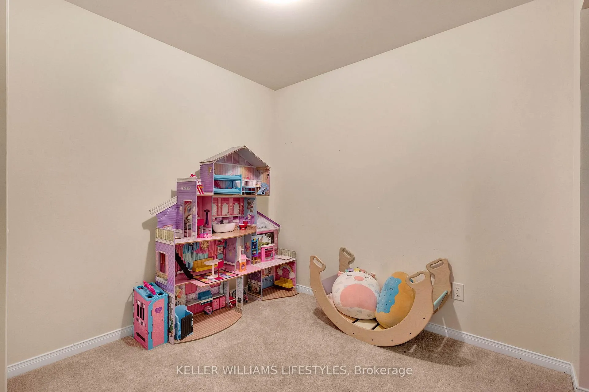 Photo 35 of 7 Locke Heights, Strathroy-Caradoc, NE — HOMEH