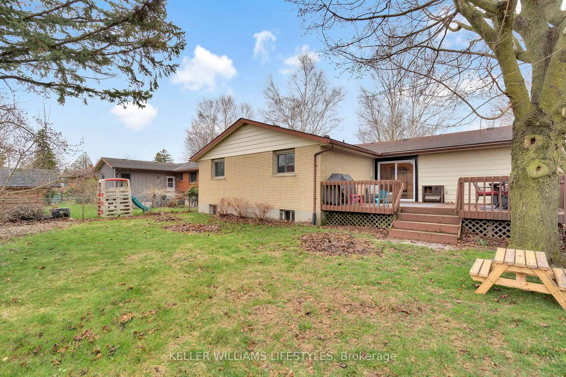 Photo 40 of 7 Locke Heights, Strathroy-Caradoc, NE — HOMEH