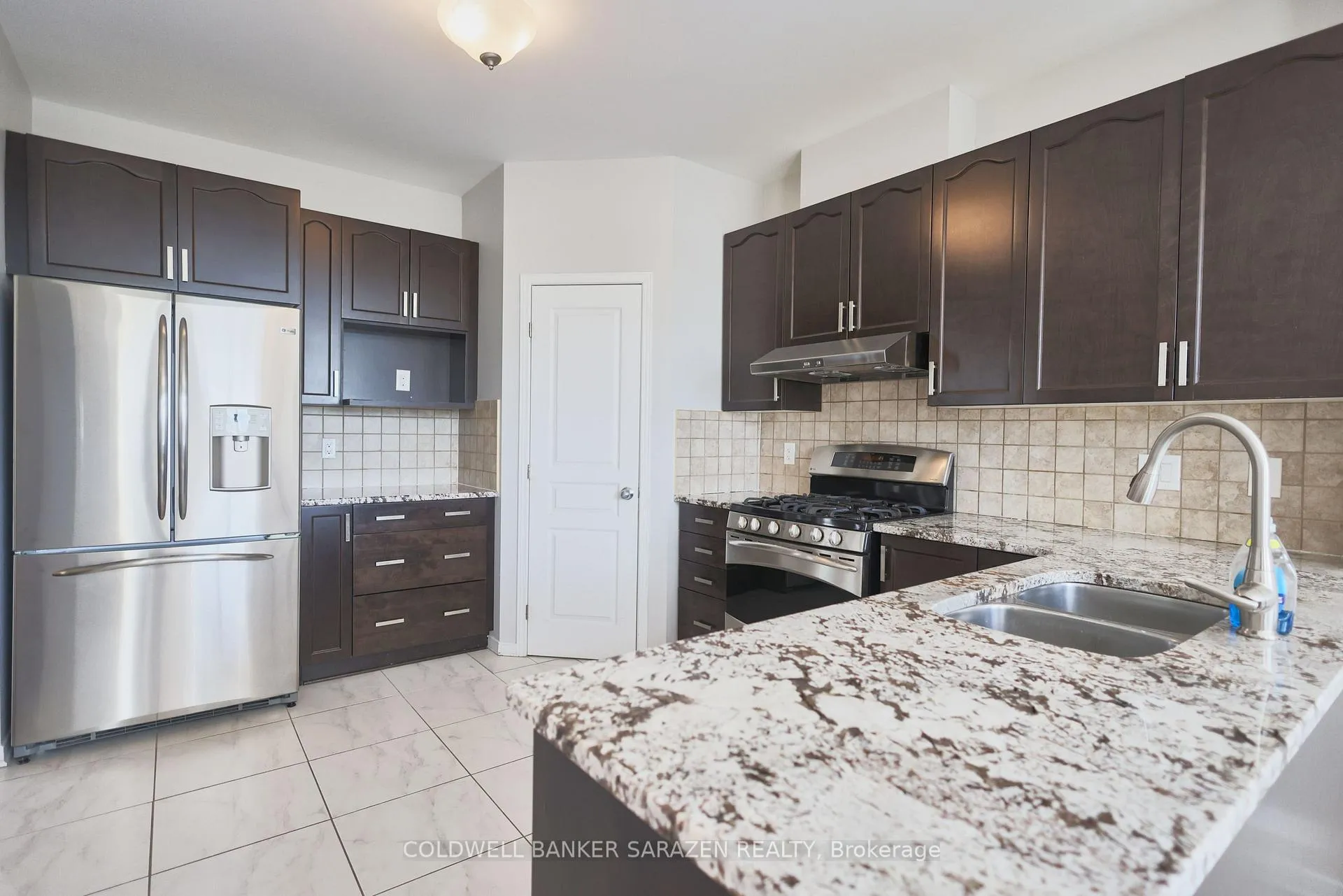 Photo 9 of 284 Harthill Way, Ottawa, Barrhaven - Heritage Park — HOMEH