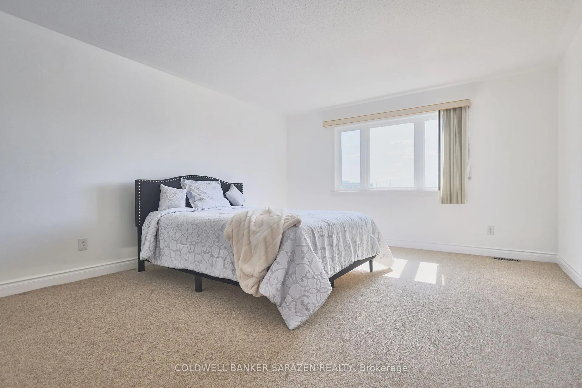 Photo 17 of 284 Harthill Way, Ottawa, Barrhaven - Heritage Park — HOMEH