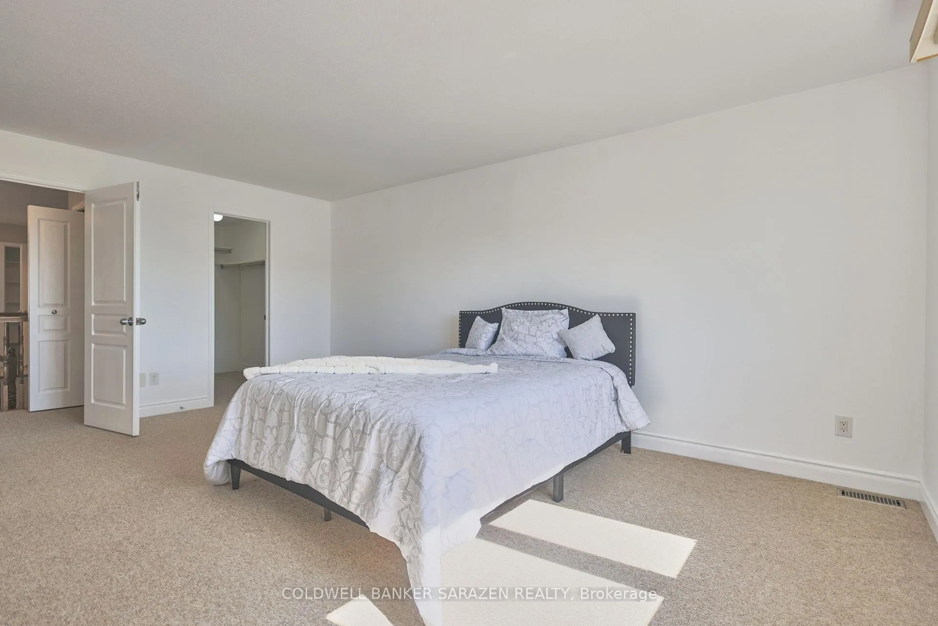 Photo 18 of 284 Harthill Way, Ottawa, Barrhaven - Heritage Park — HOMEH