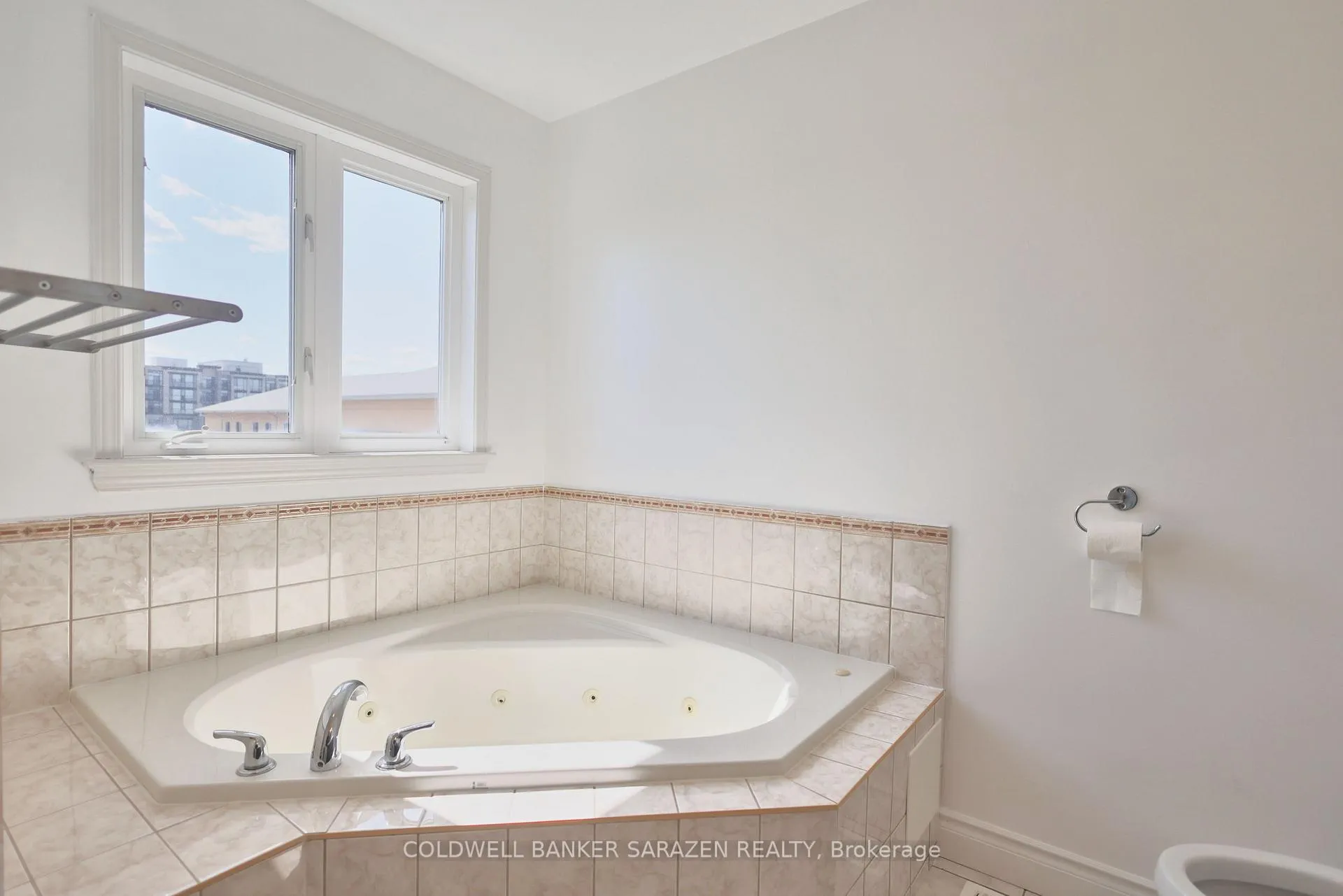 Photo 20 of 284 Harthill Way, Ottawa, Barrhaven - Heritage Park — HOMEH