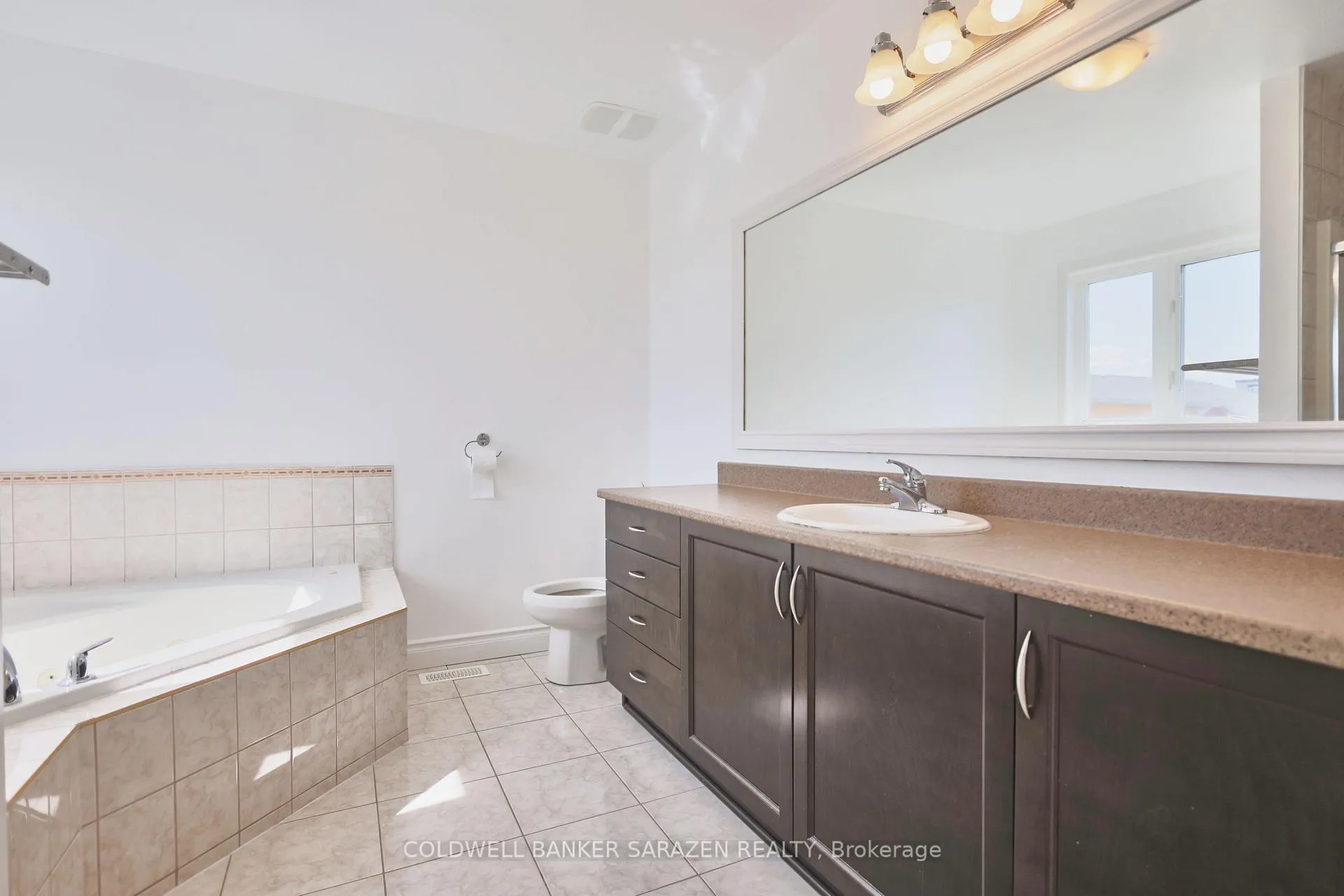 Photo 21 of 284 Harthill Way, Ottawa, Barrhaven - Heritage Park — HOMEH