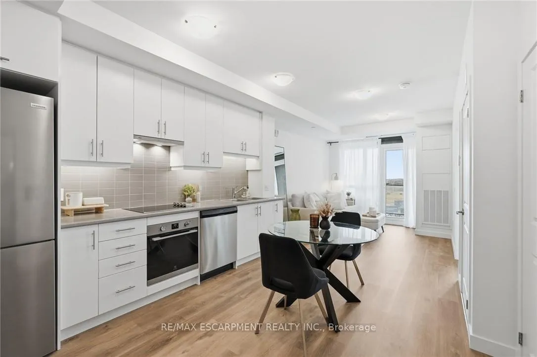 Photo 5 of Unit 522, 461 Green Road, Hamilton, Lakeshore — HOMEH