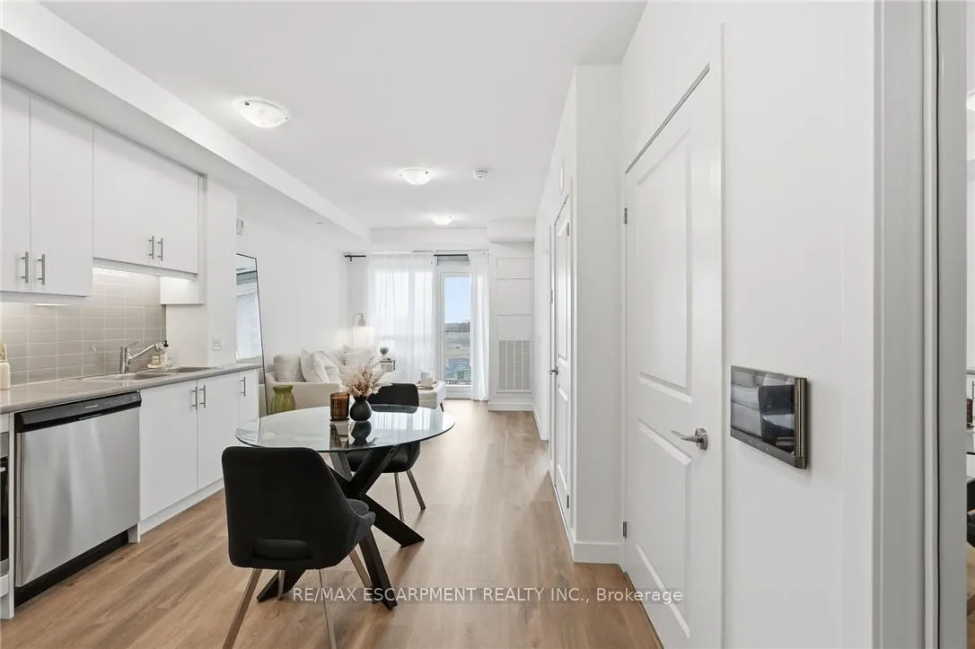 Photo 7 of Unit 522, 461 Green Road, Hamilton, Lakeshore — HOMEH