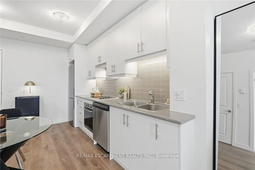 Photo 10 of Unit 522, 461 Green Road, Hamilton, Lakeshore — HOMEH