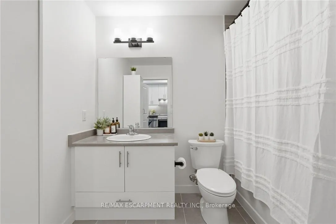 Photo 16 of Unit 522, 461 Green Road, Hamilton, Lakeshore — HOMEH